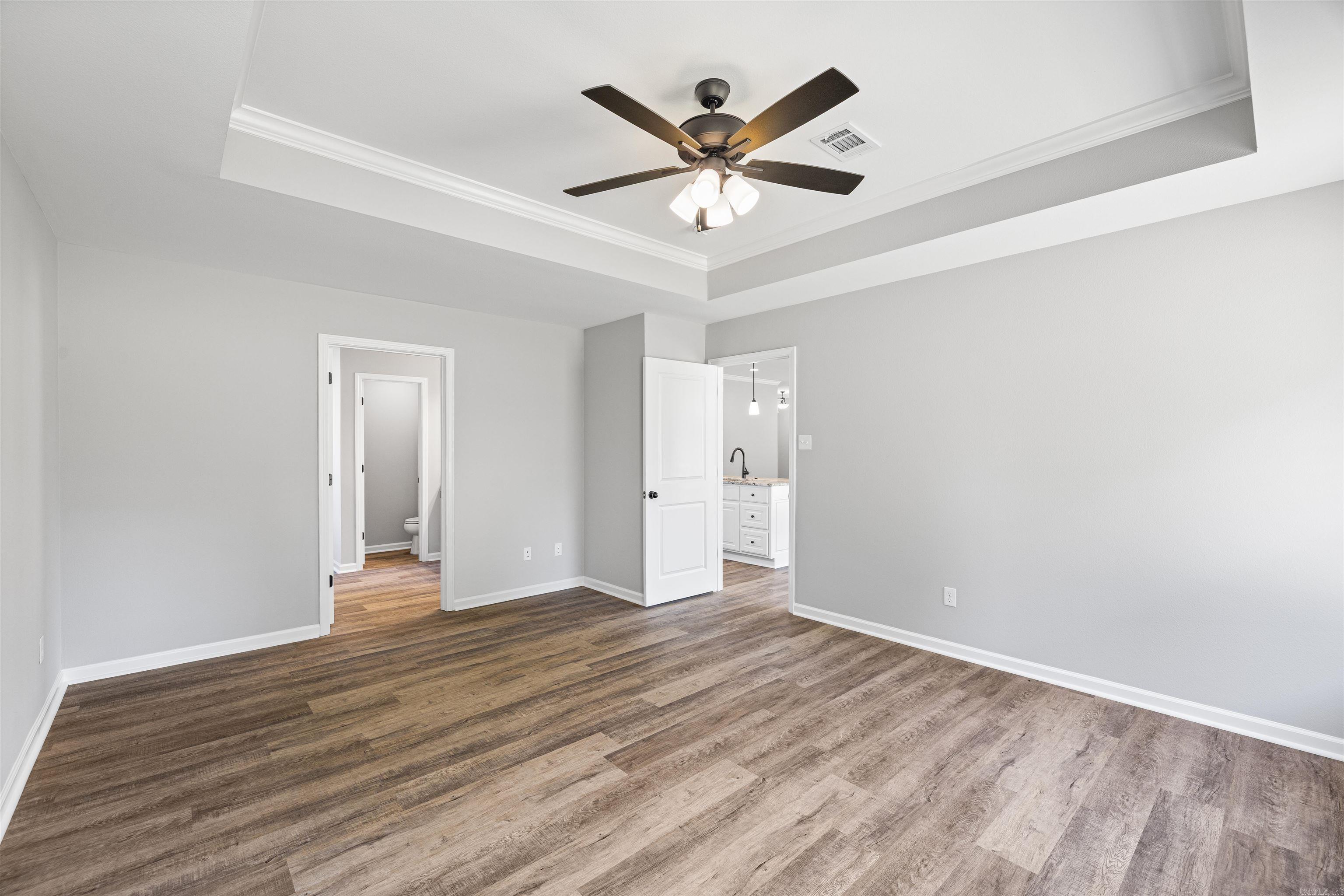 2262 E Maryland Avenue Property Photo 18