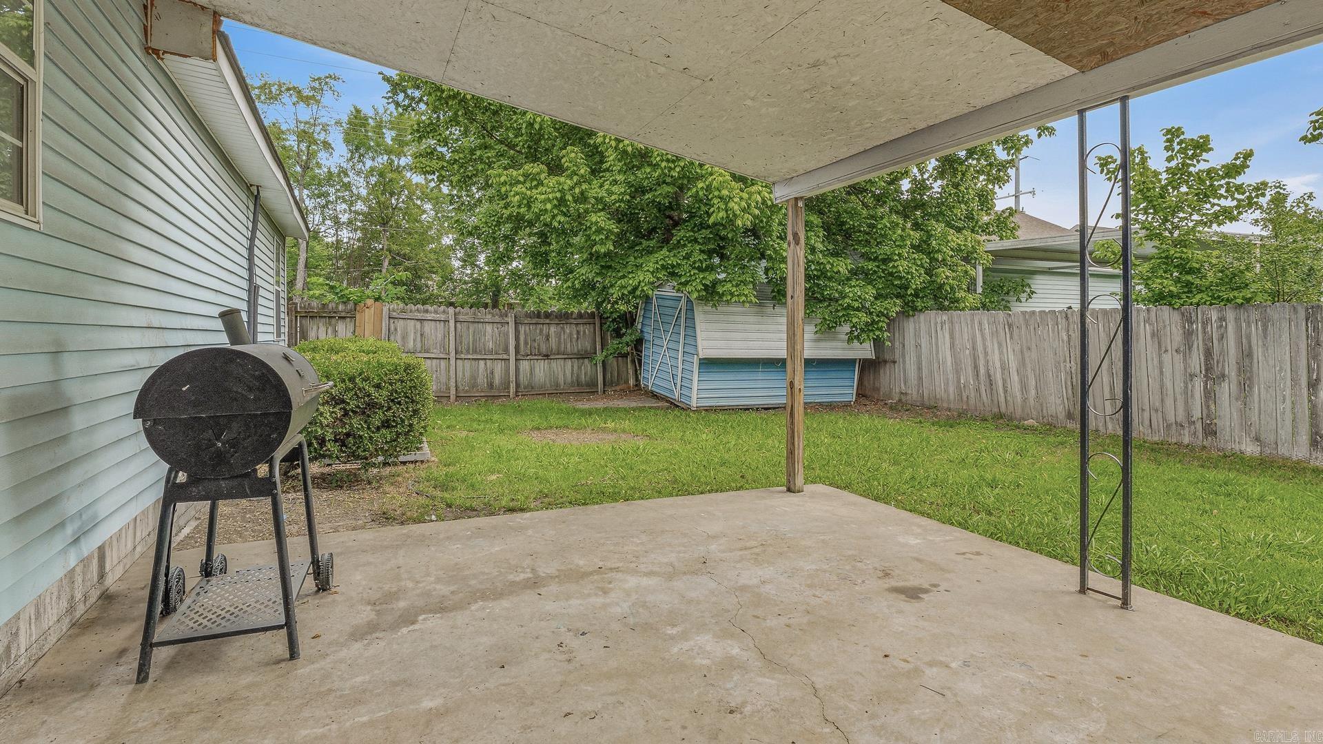 1109 N 29th Property Photo 23