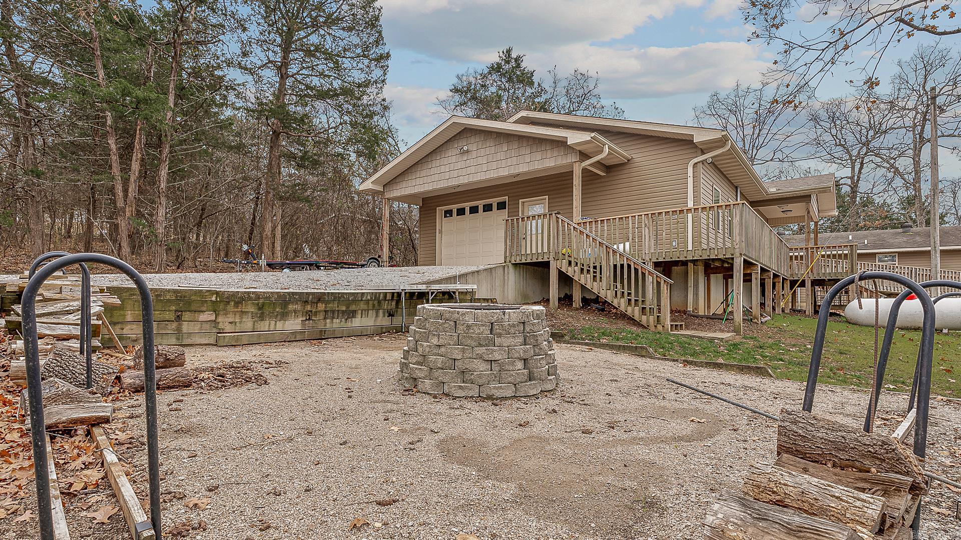 386 Cove Hollow Property Photo 3