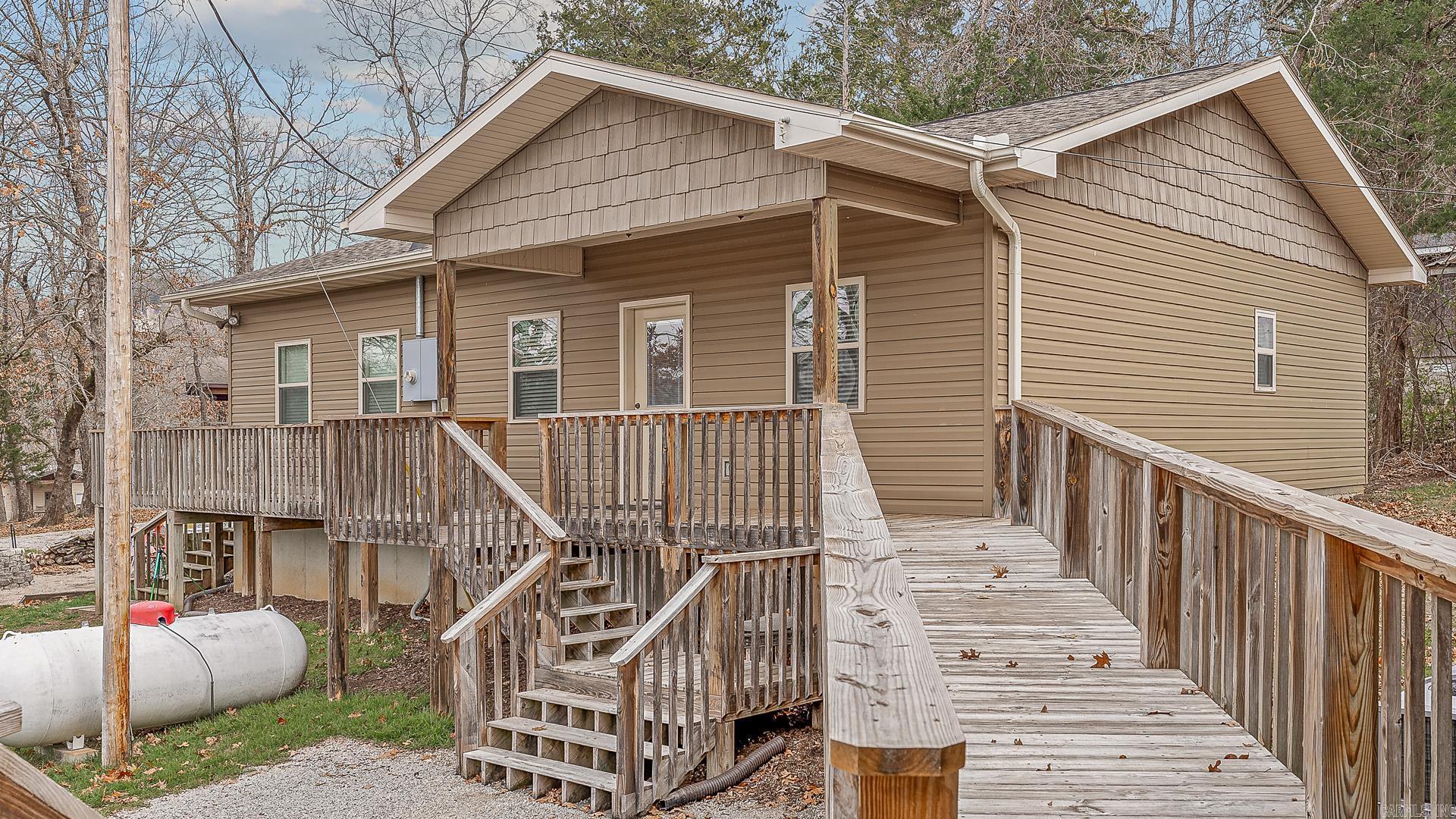 386 Cove Hollow Property Photo 4