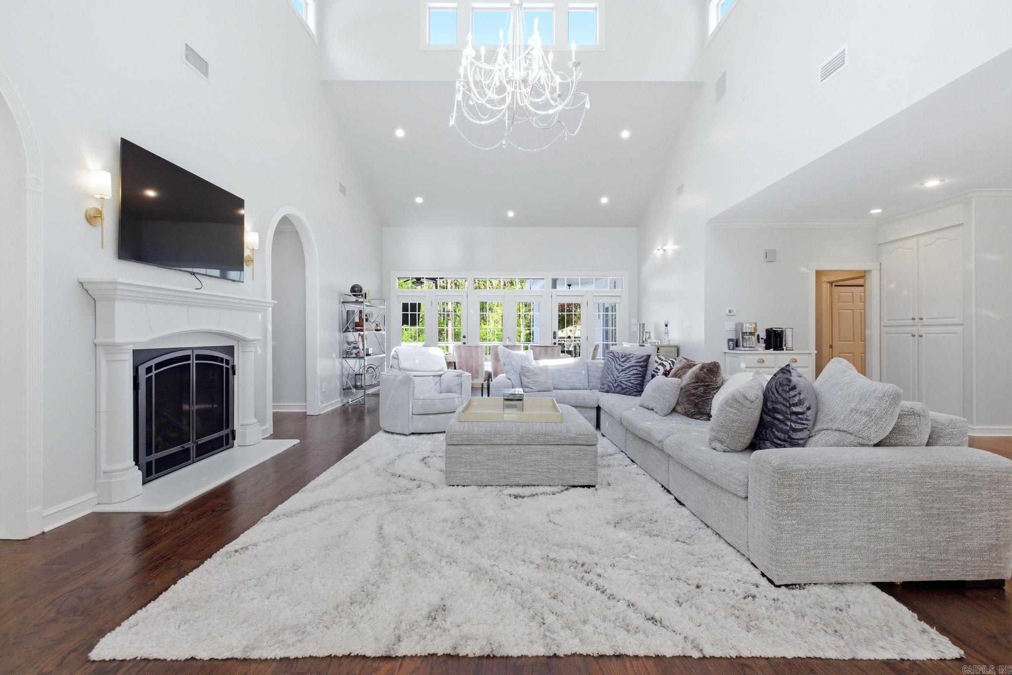7718 Flintridge Road Property Photo 6