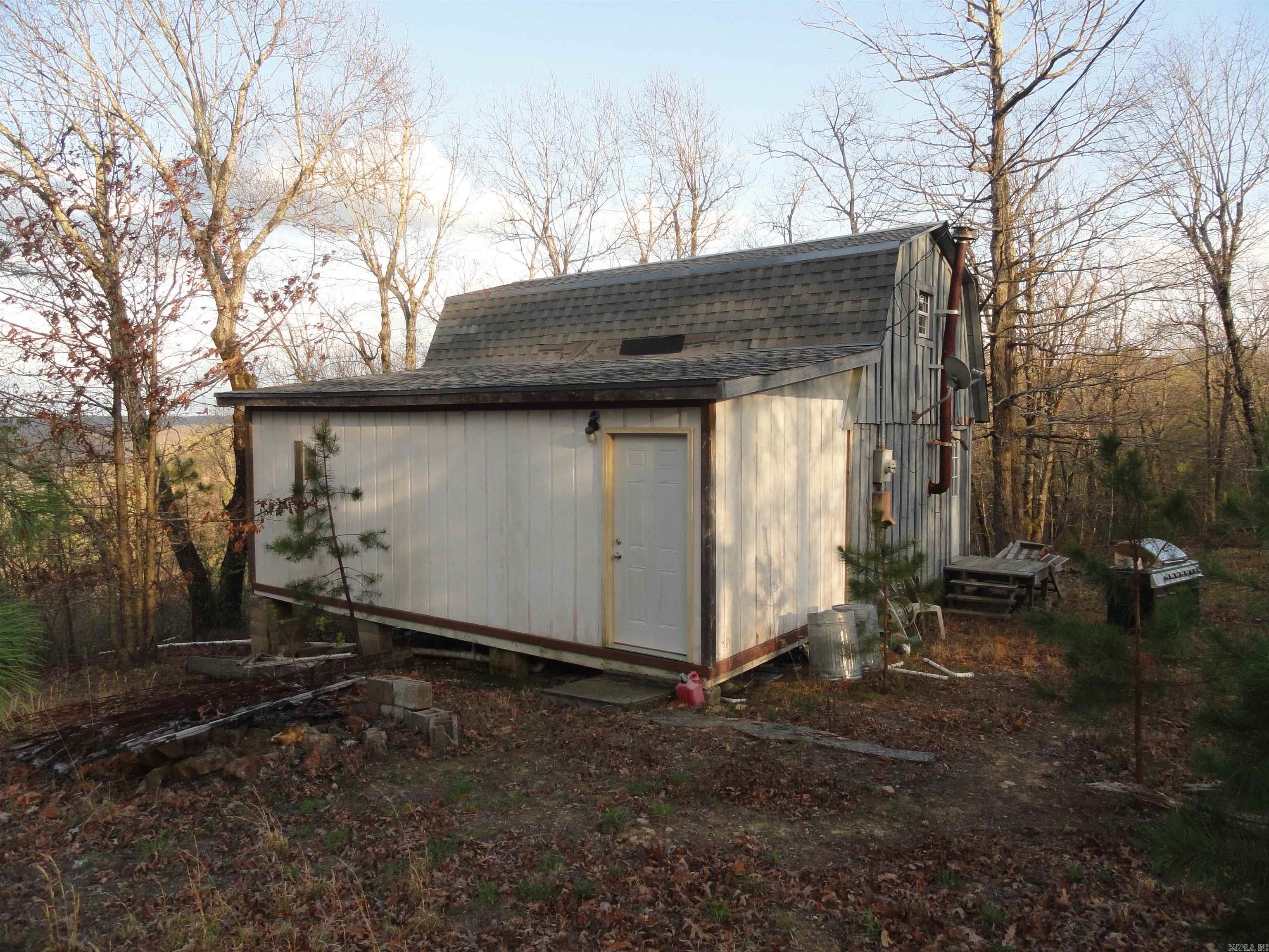658 Hood Lane Property Photo 6