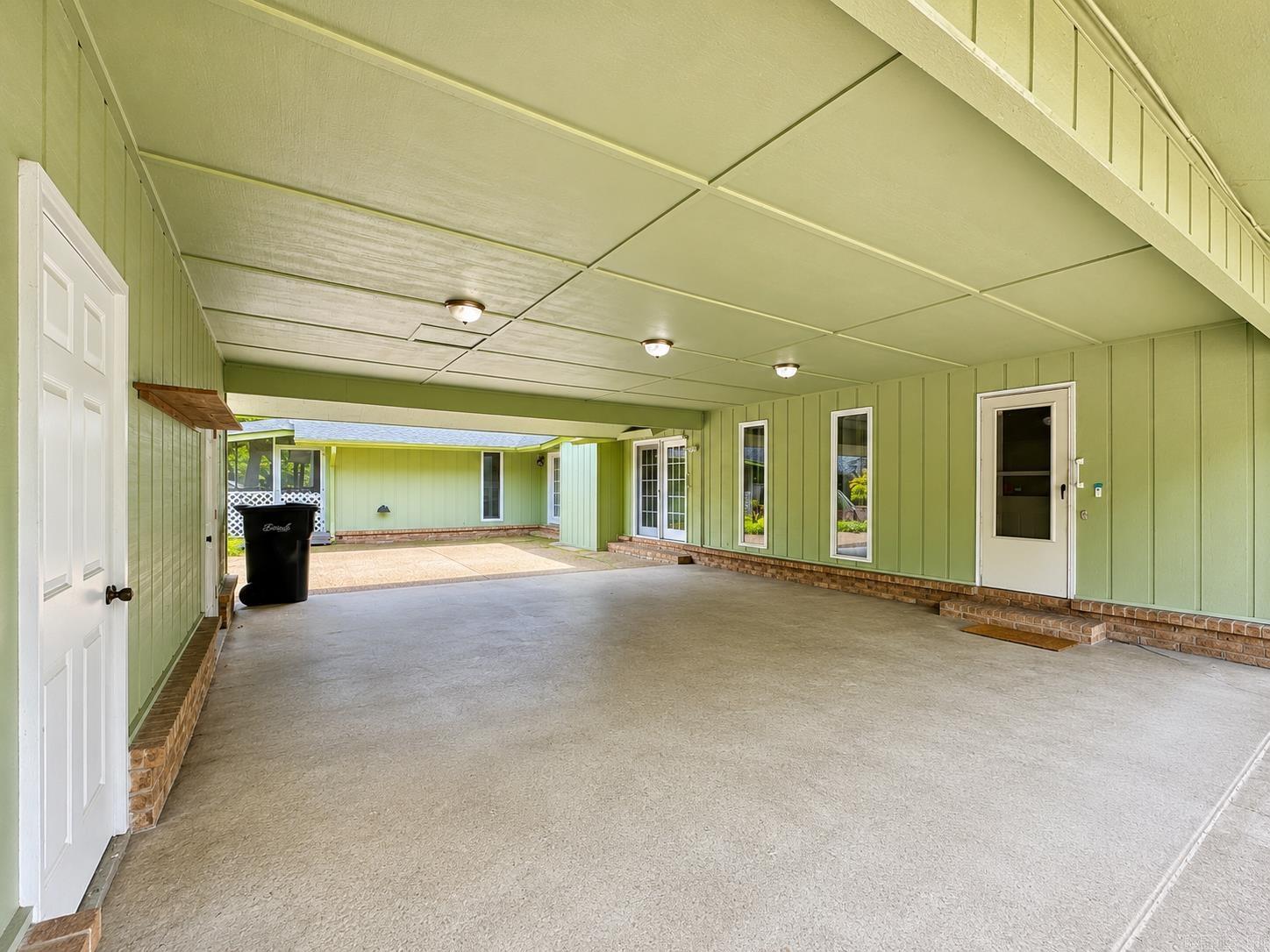 1505 Jennings Lane Property Photo 3