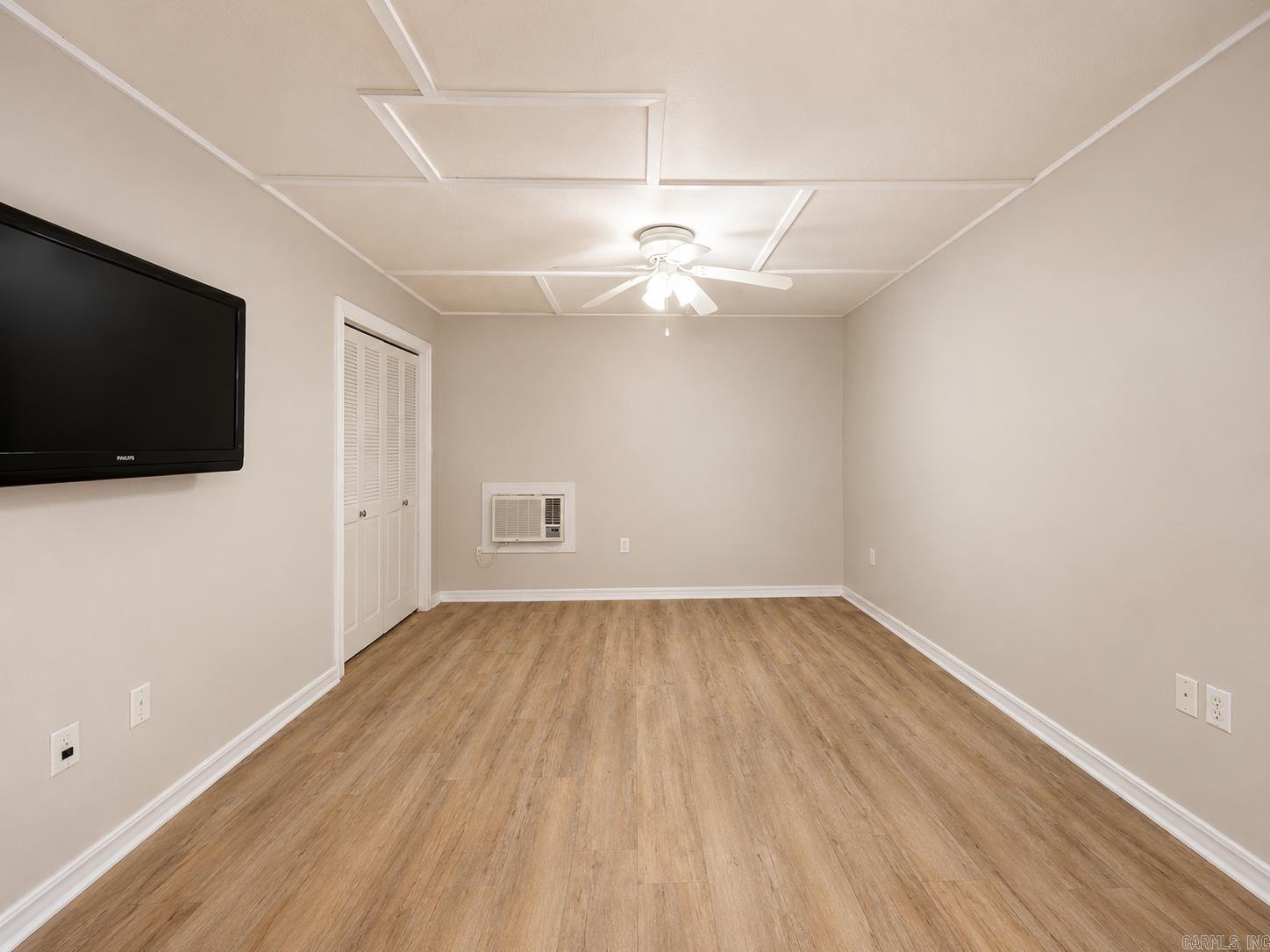 1505 Jennings Lane Property Photo 4