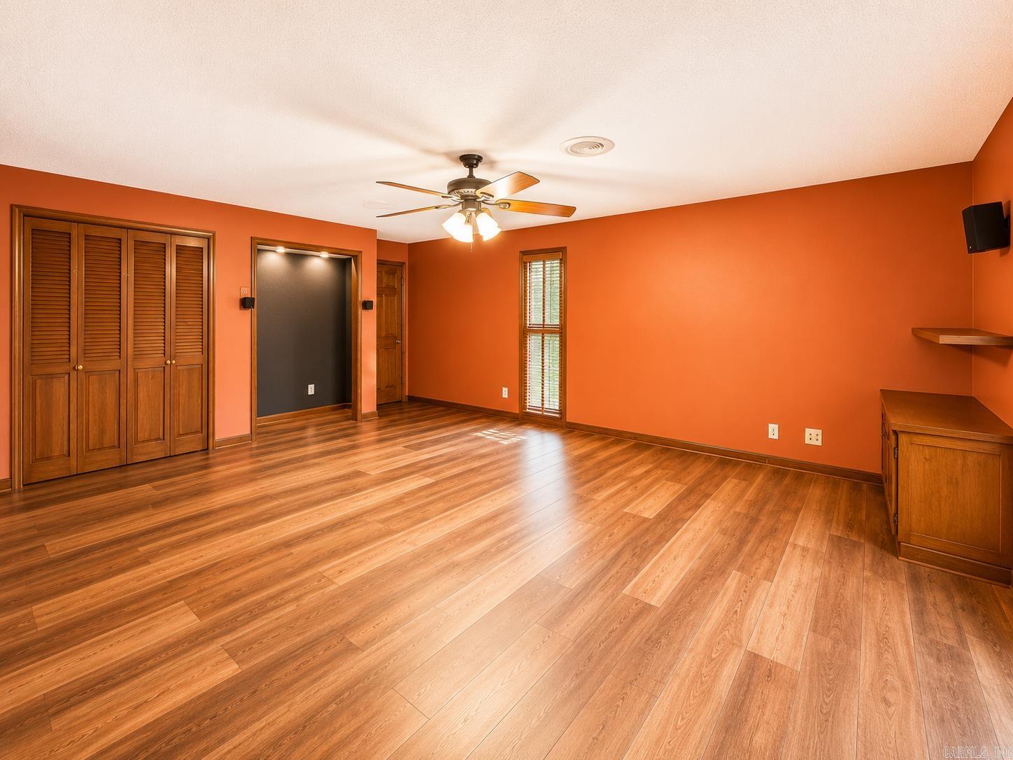1505 Jennings Lane Property Photo 11