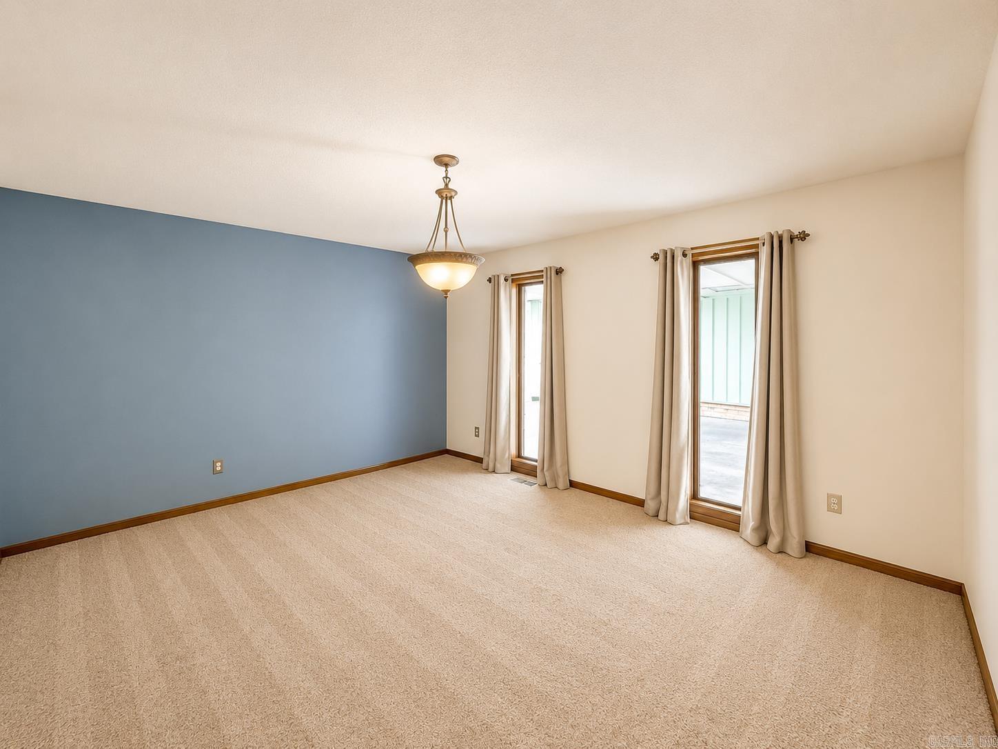 1505 Jennings Lane Property Photo 12