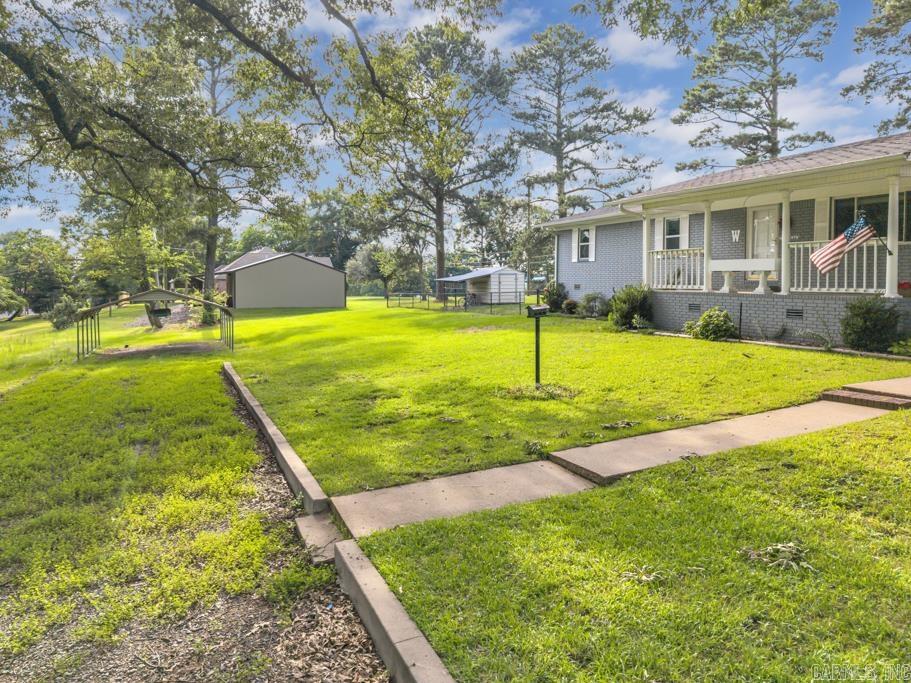 1 Huett Drive Property Photo 3