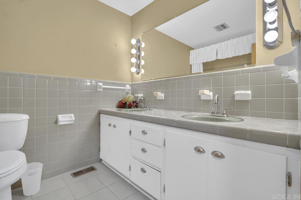 1 Huett Drive Property Photo 23