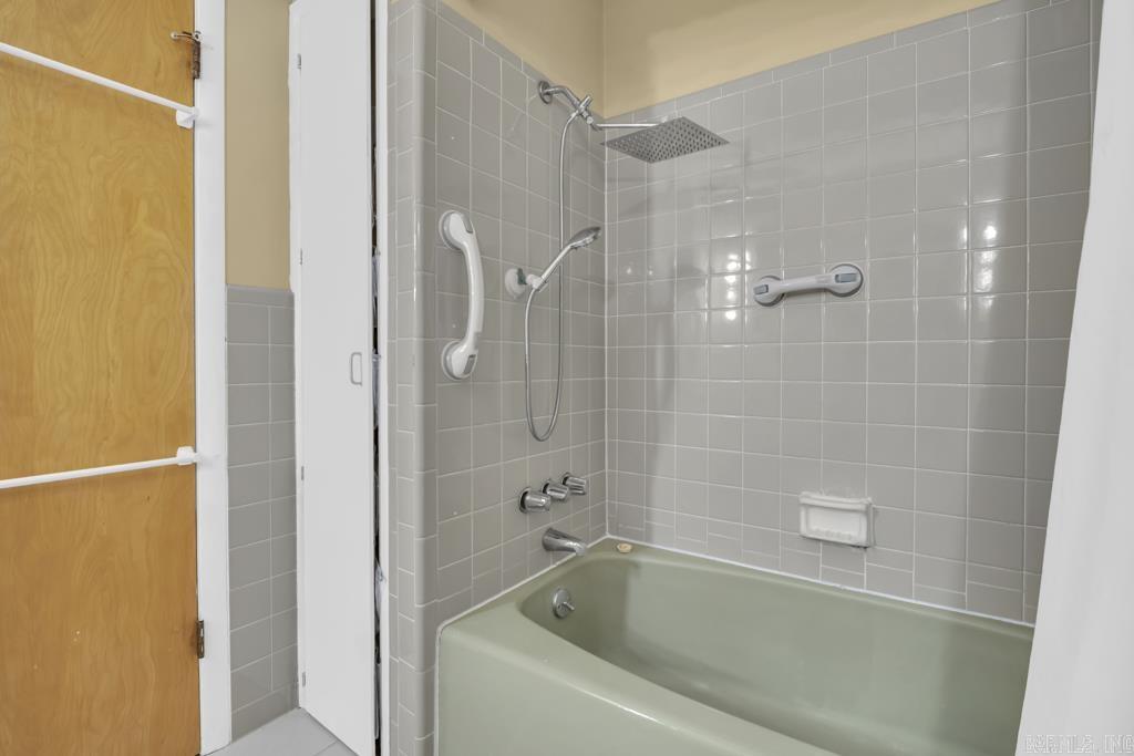 1 Huett Drive Property Photo 24