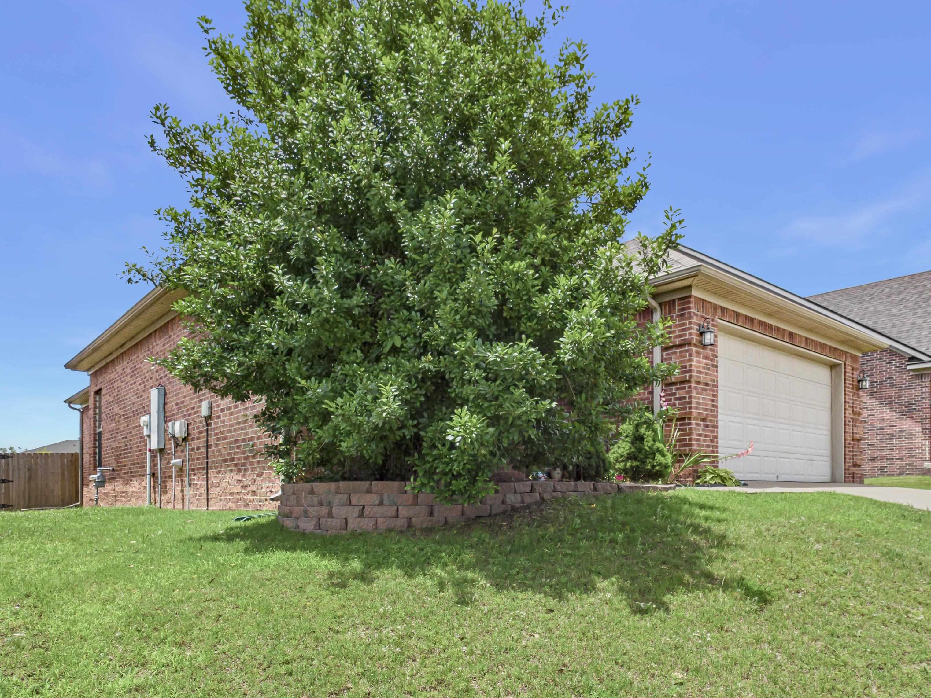 5 Village Way Property Photo 2