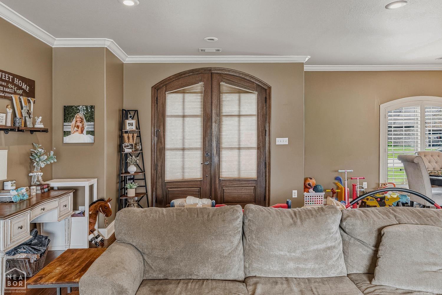730 Tyler Property Photo 4