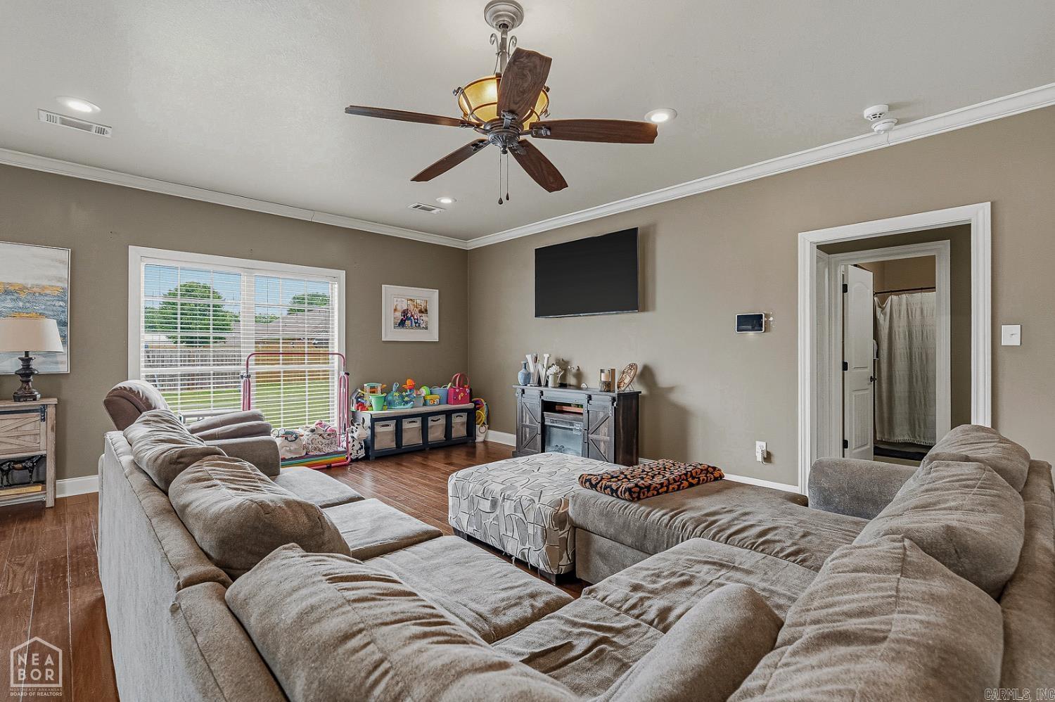 730 Tyler Property Photo 6