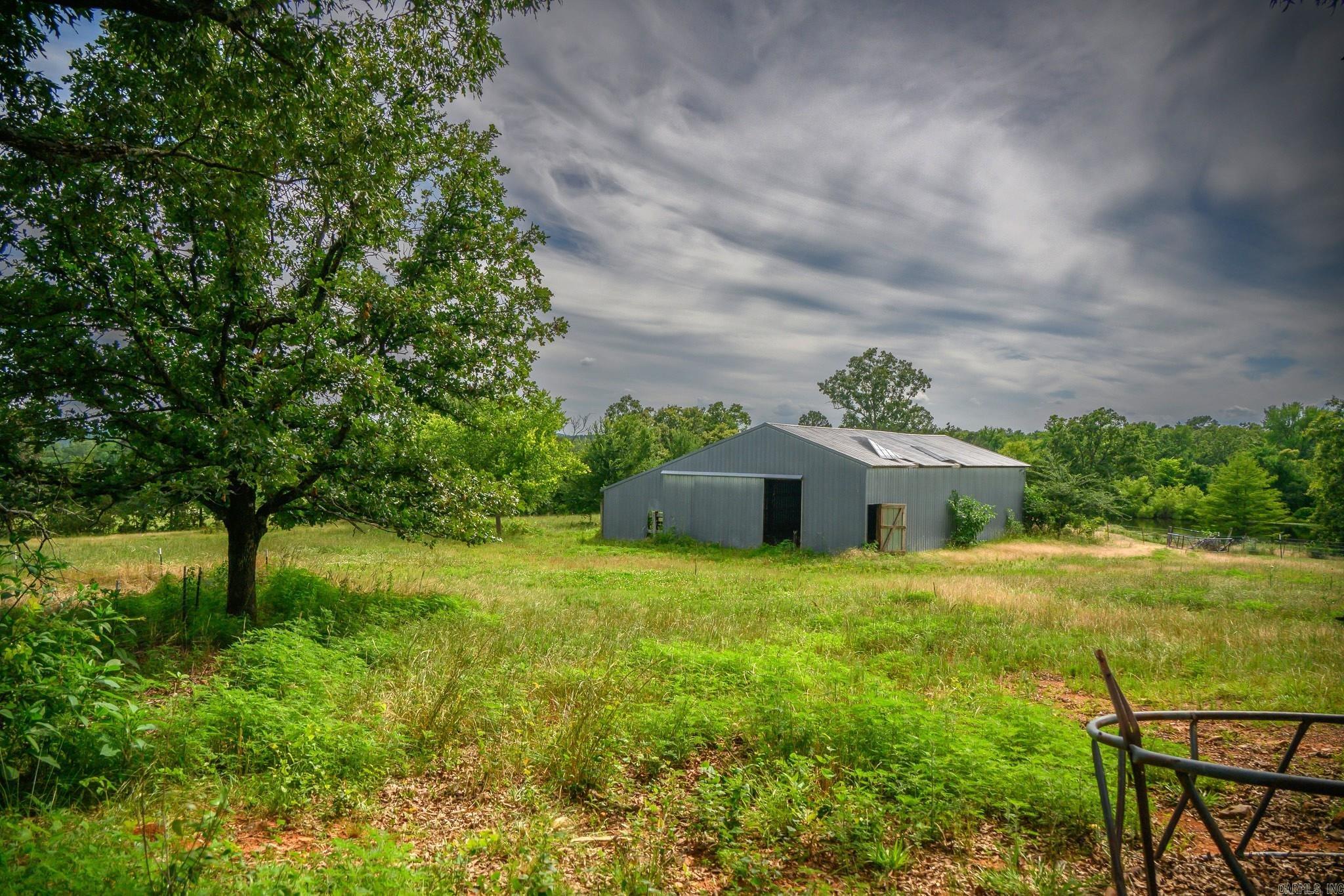 505 Stoney Point Property Photo 4