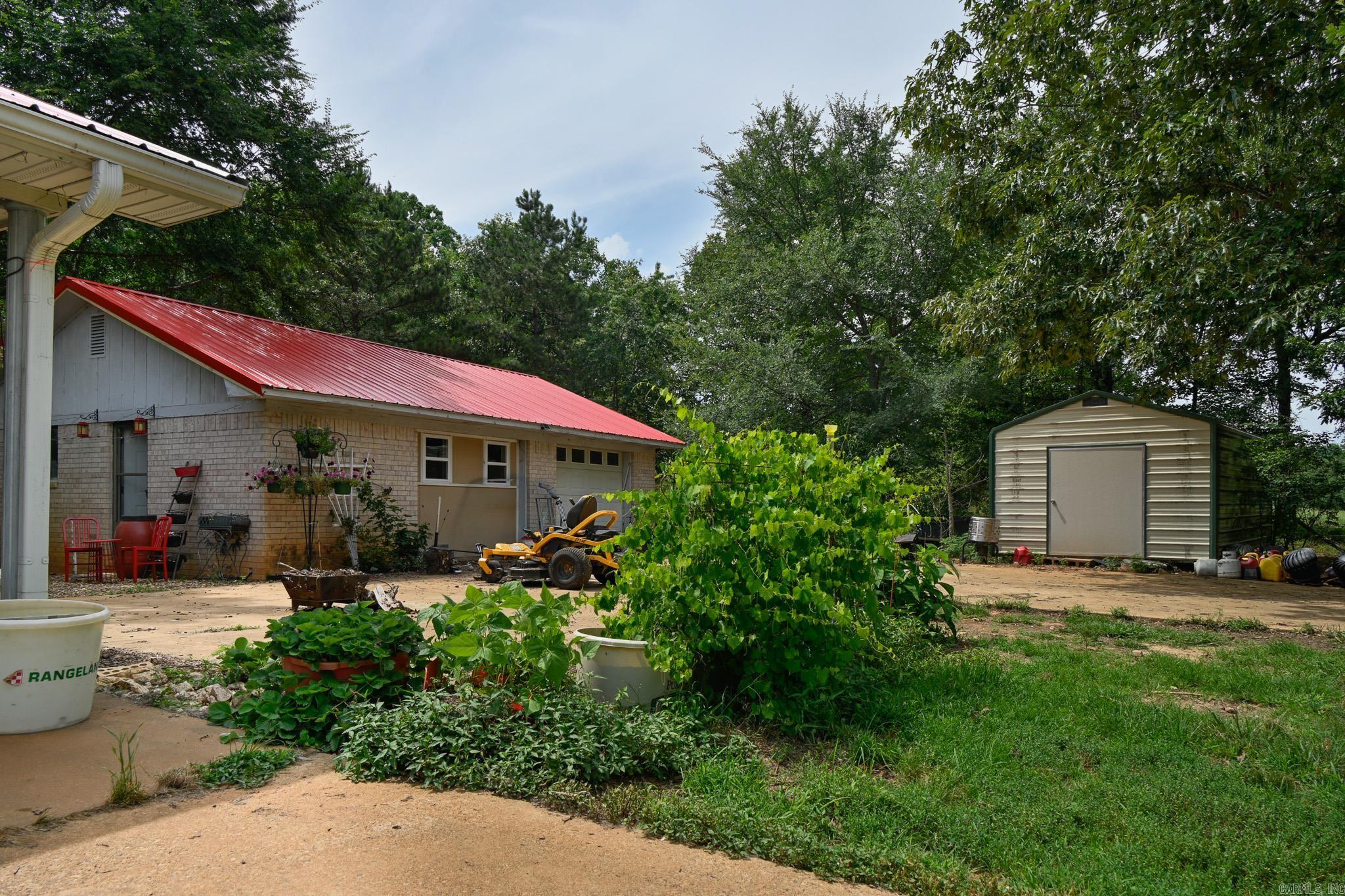 505 Stoney Point Property Photo 8