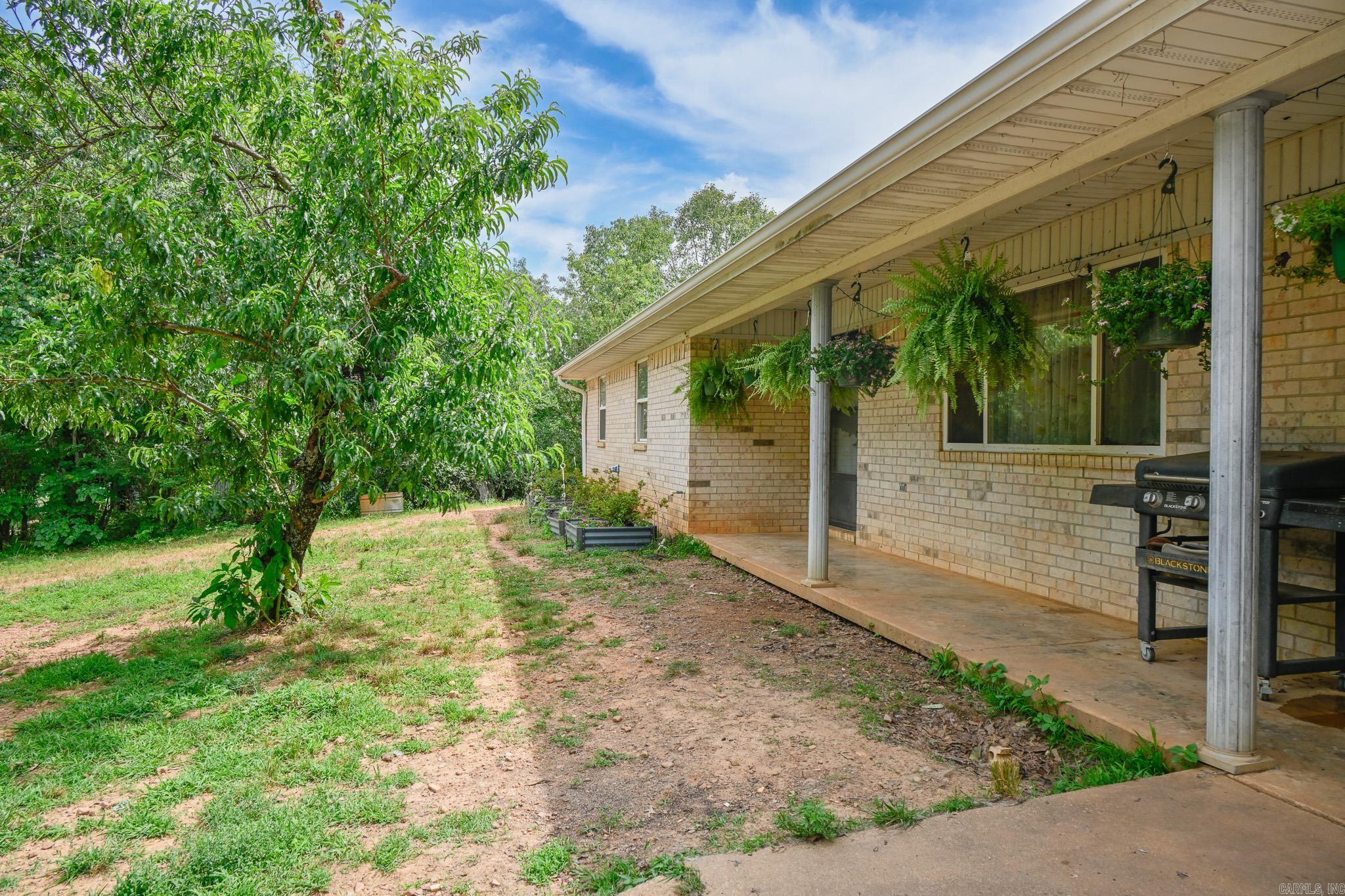505 Stoney Point Property Photo 9