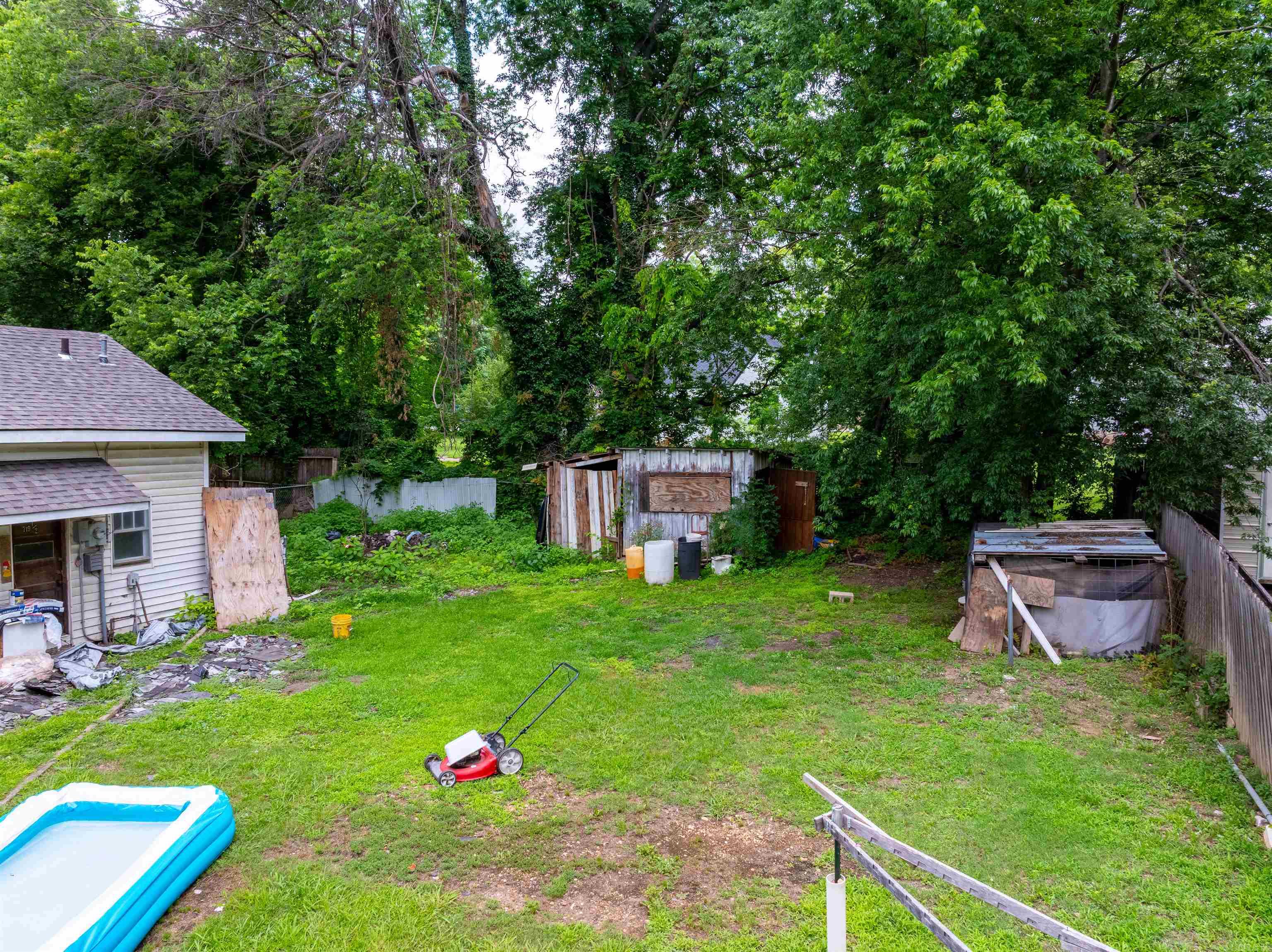 719 S Broad Street Property Photo 5