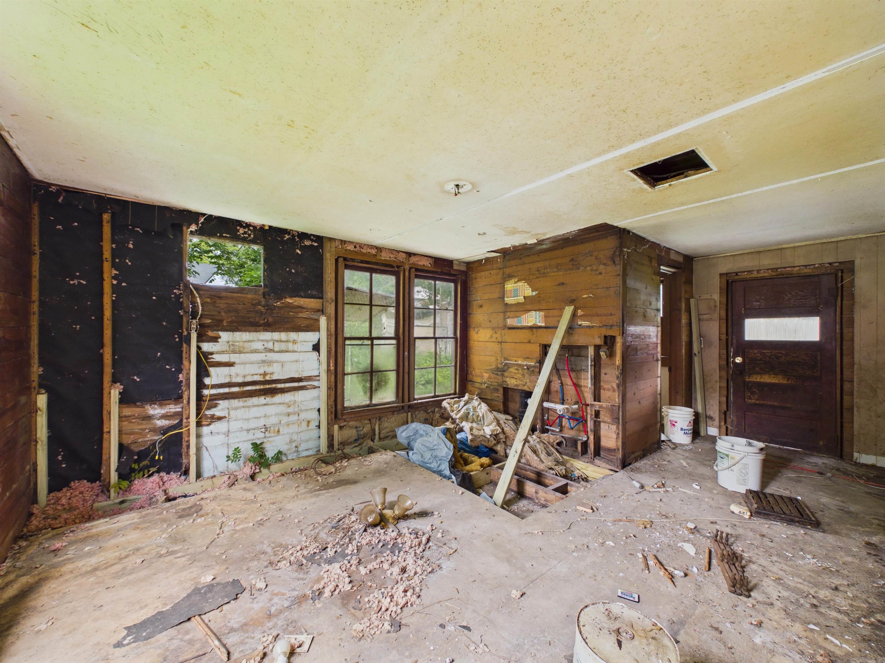 719 S Broad Street Property Photo 9