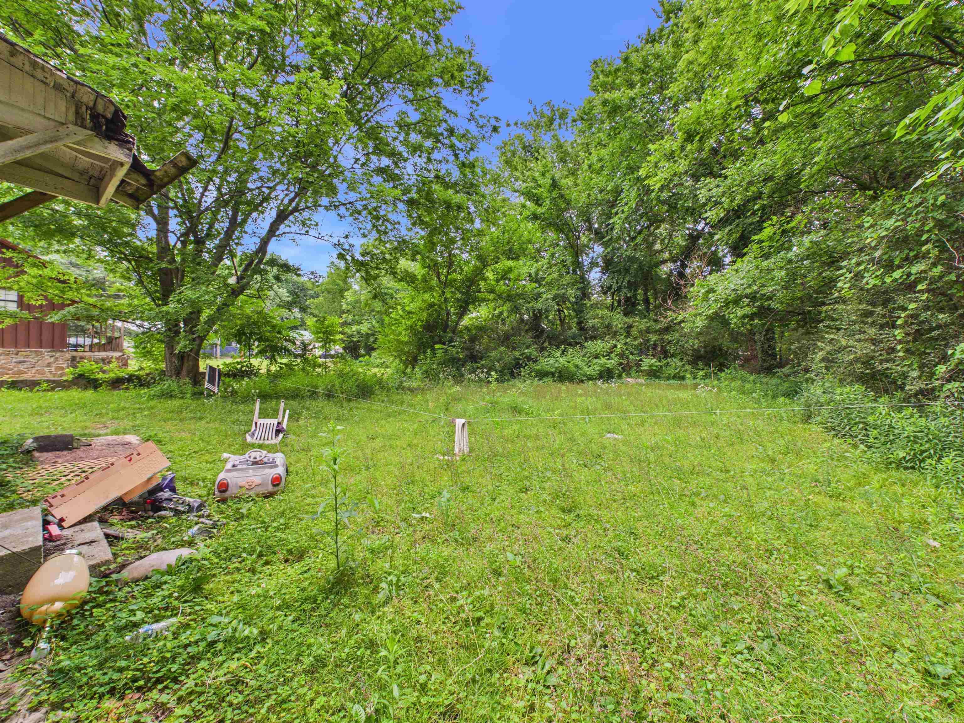 190 W Mark Street Property Photo 2