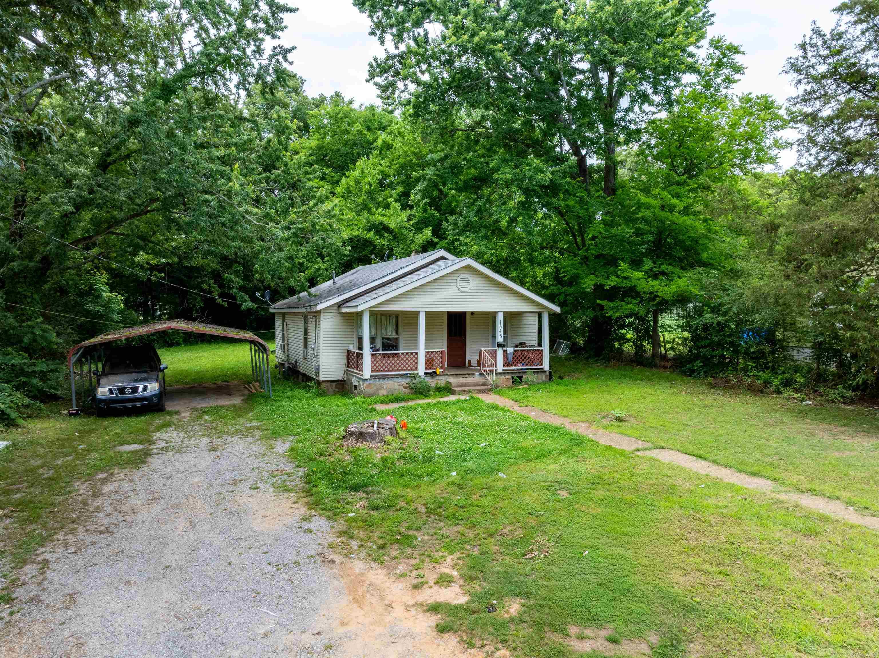 1443 N Heights Avenue Property Photo 4