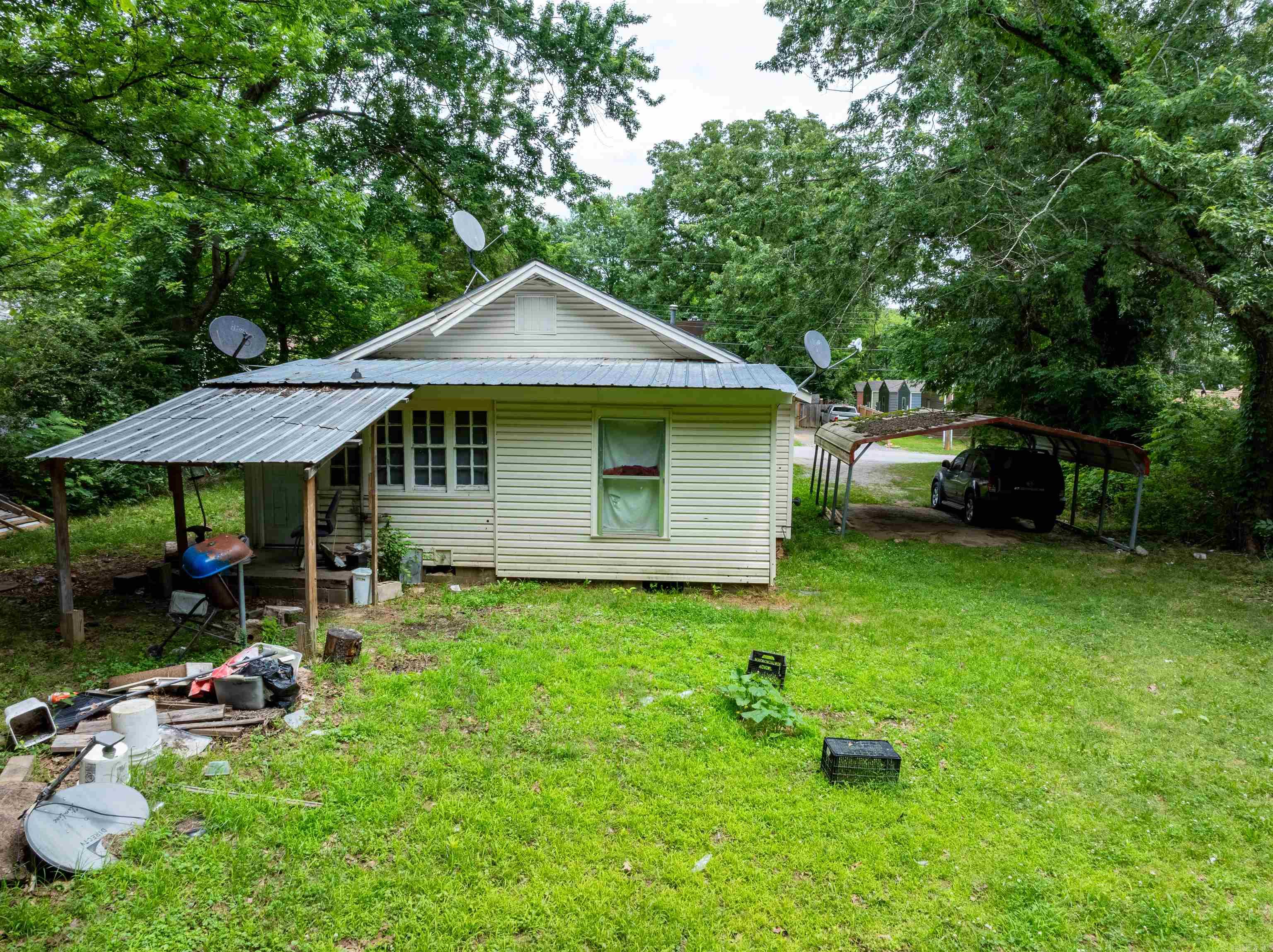 1443 N Heights Avenue Property Photo 5