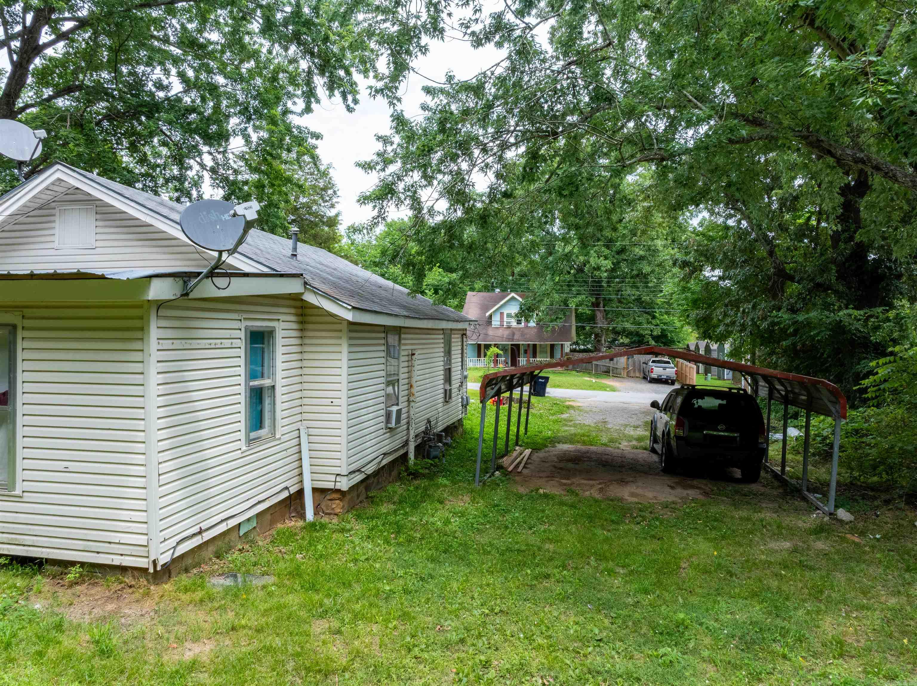 1443 N Heights Avenue Property Photo 7