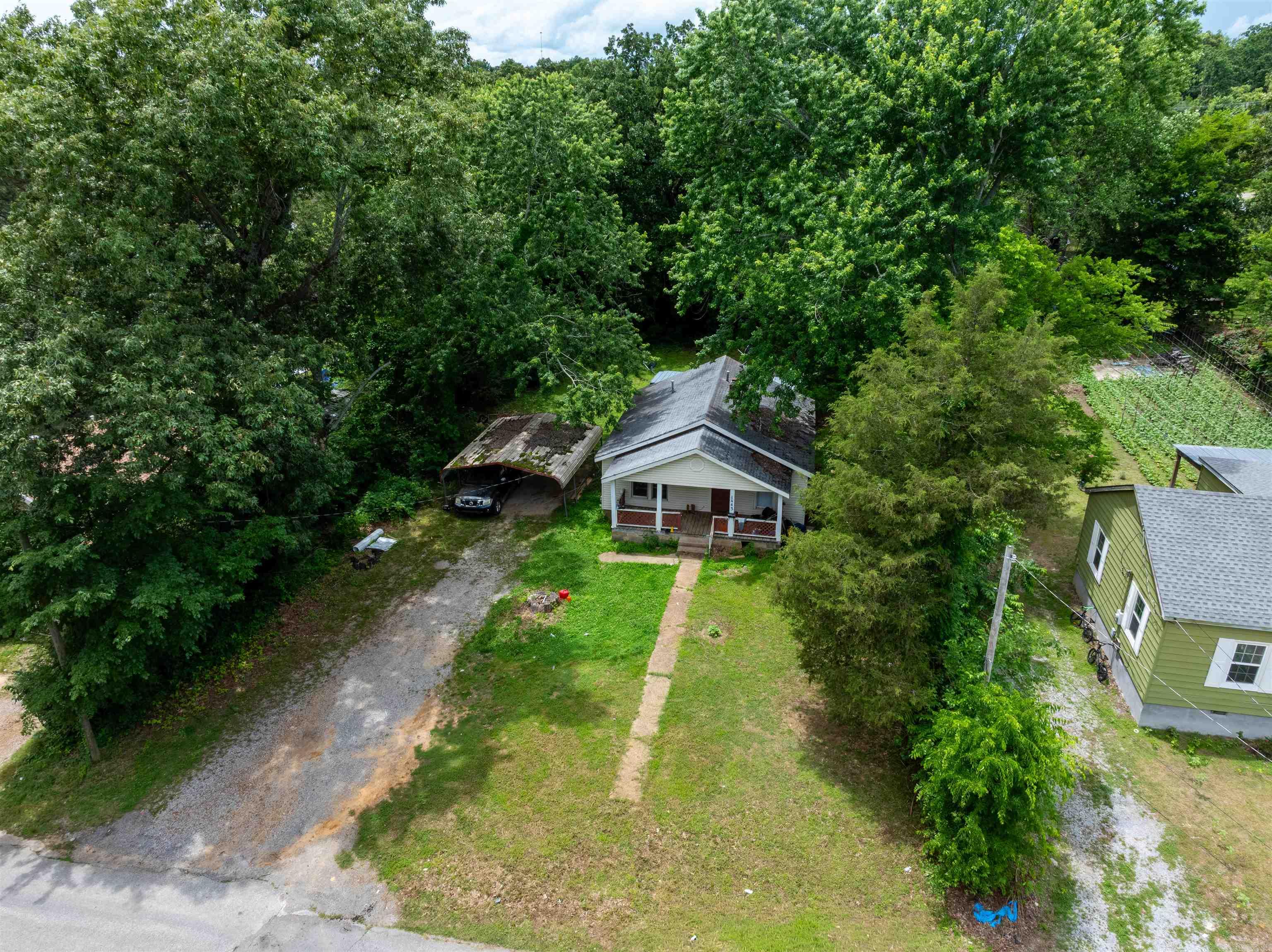 1443 N Heights Avenue Property Photo 8