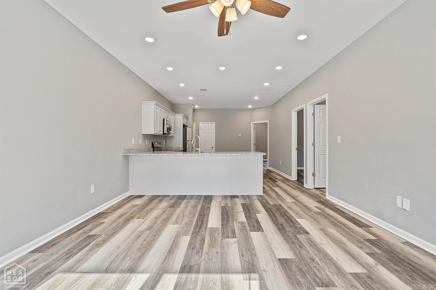 404 W Matthews Property Photo 2