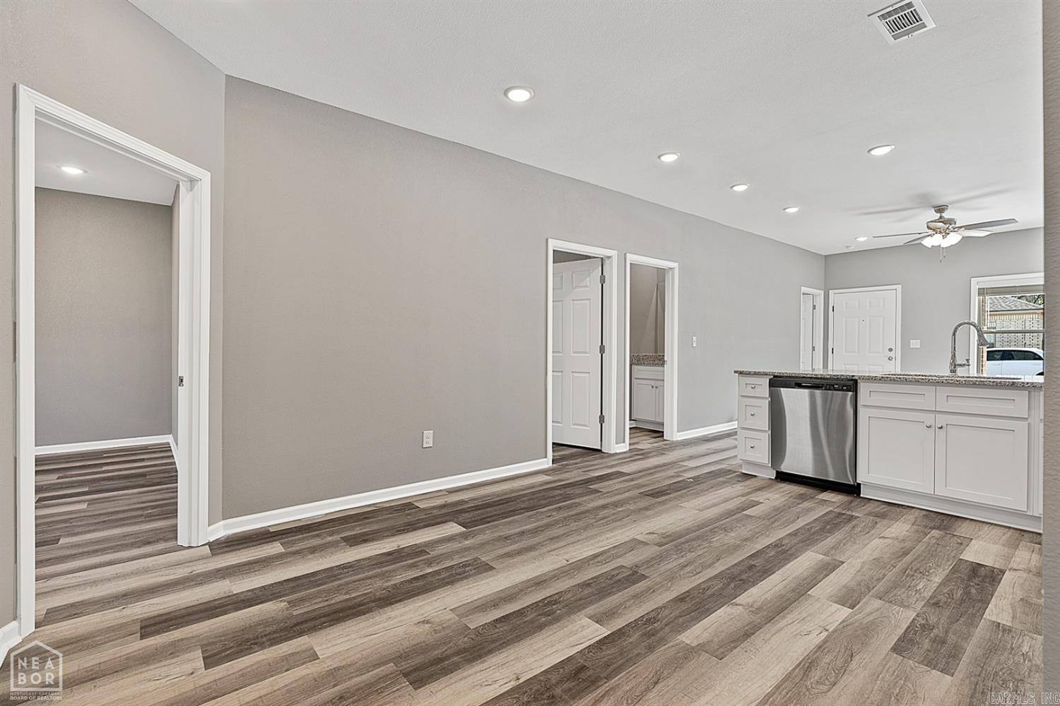 404 W Matthews Property Photo 3