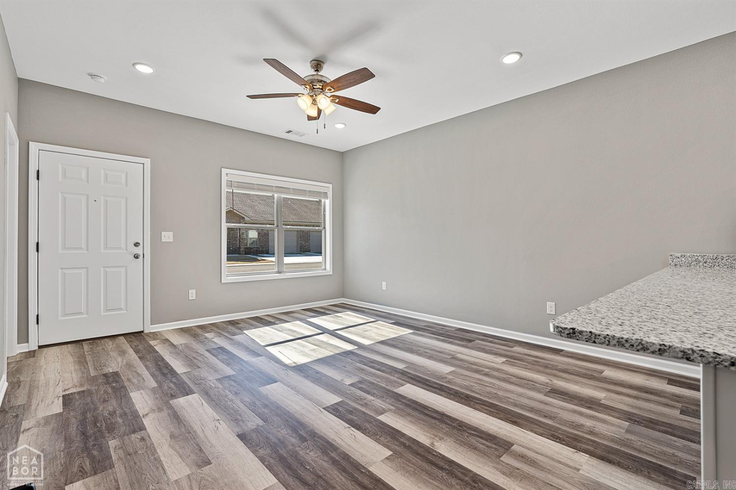 404 W Matthews Property Photo 6