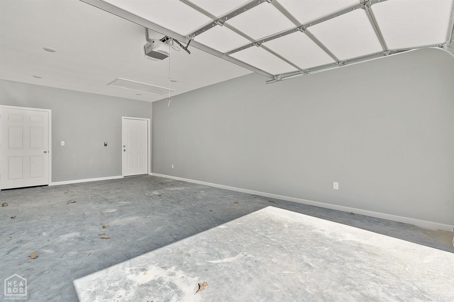 404 W Matthews Property Photo 11