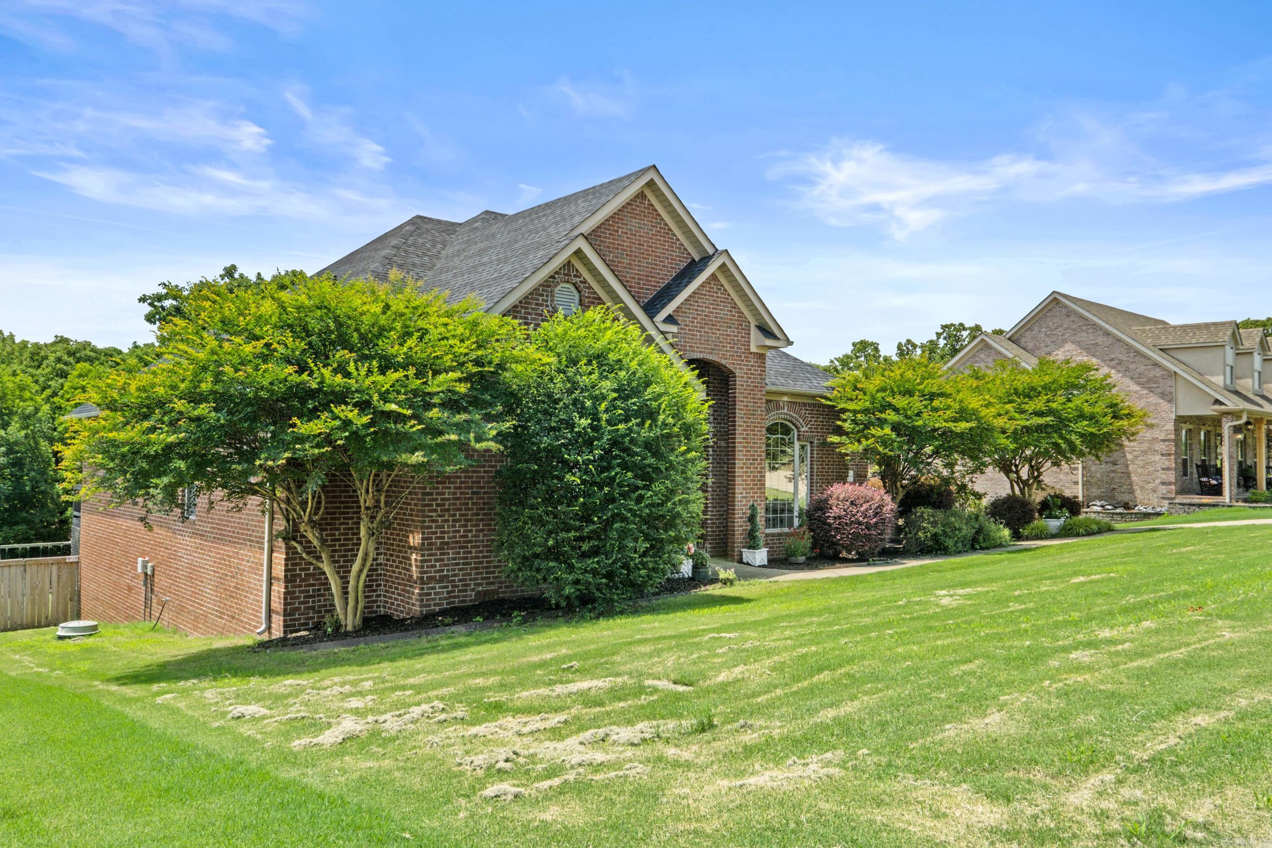 401 Greystone Boulevard Property Photo 2
