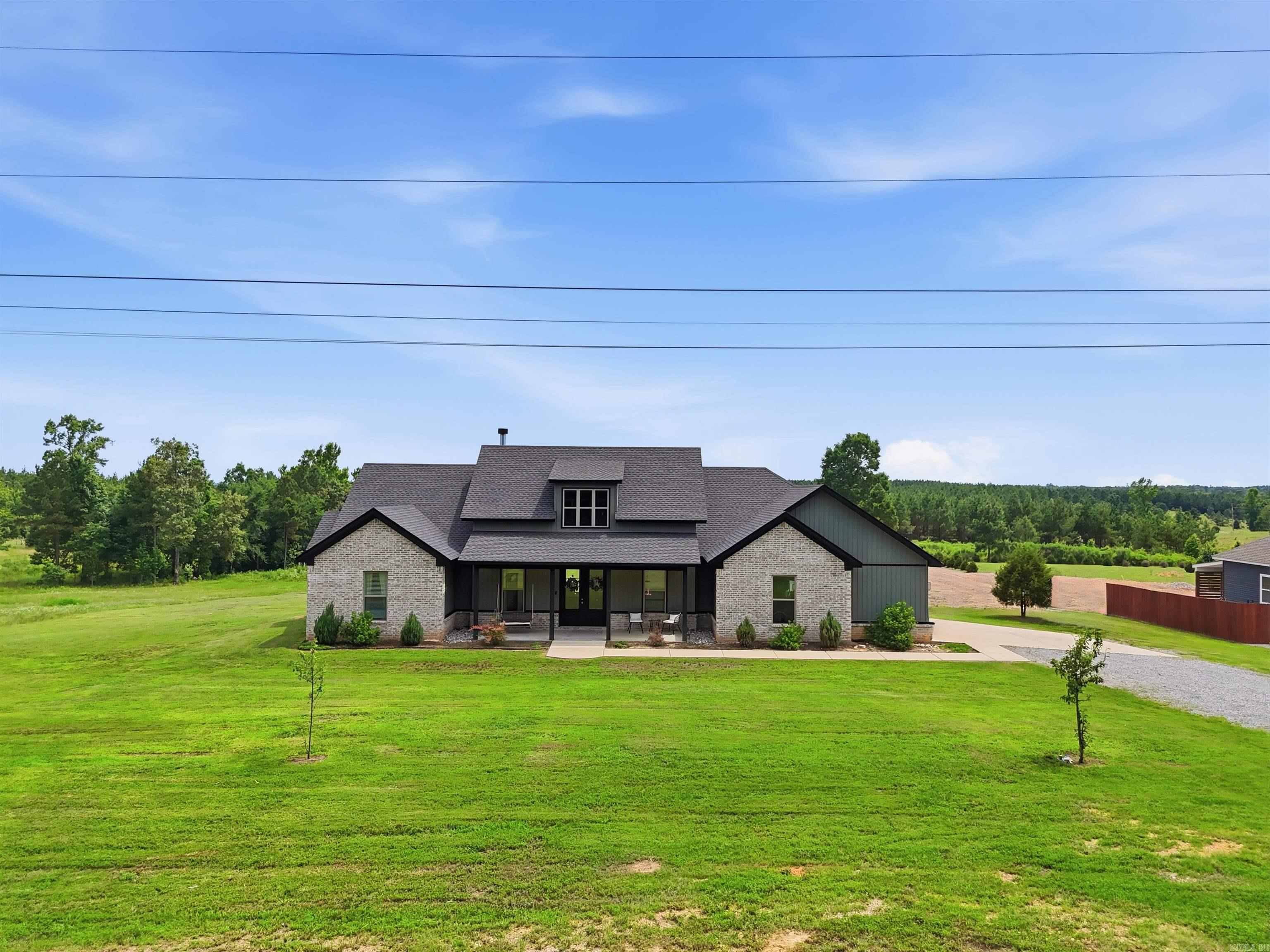 10549 Highway 298 Property Photo 3