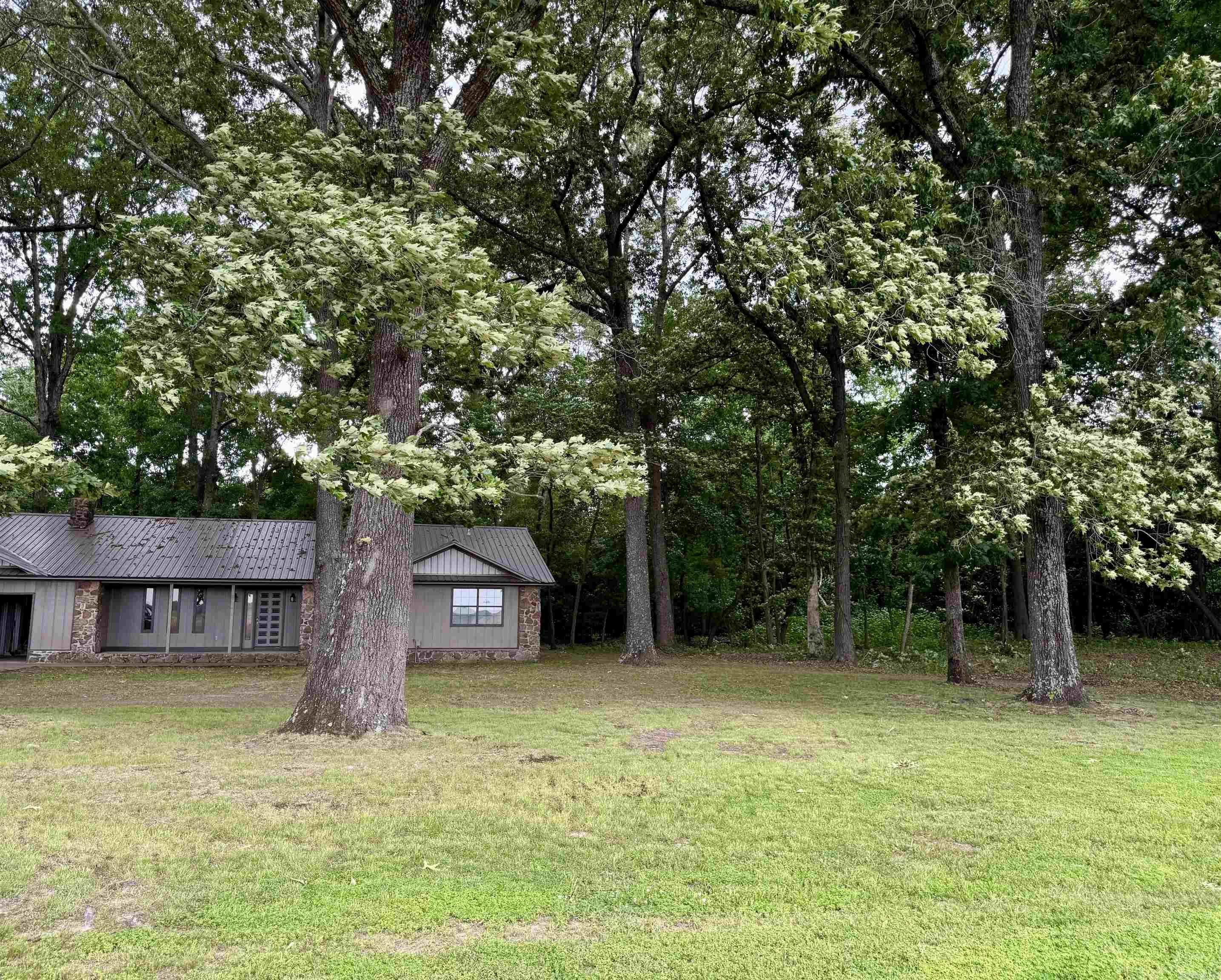 411 Senko Rd Property Photo 3