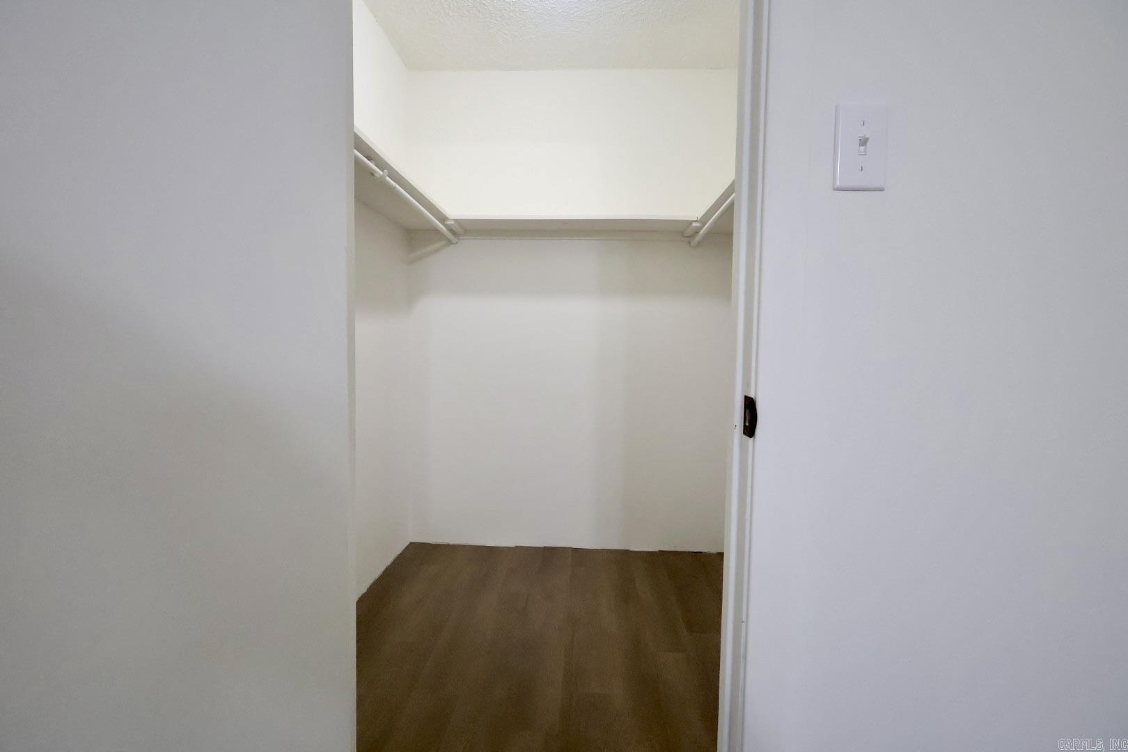 411 Senko Rd Property Photo 23