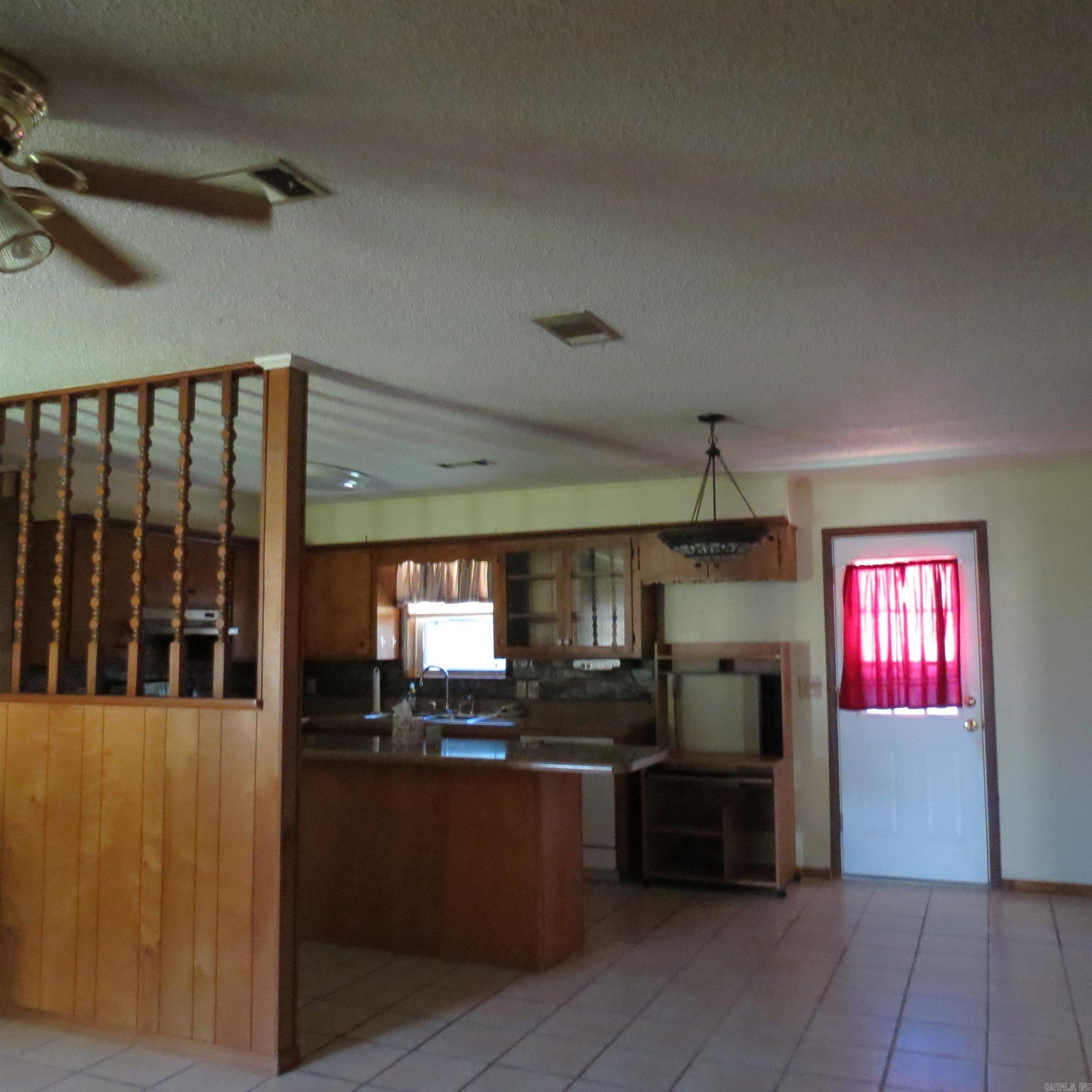 2000 Center Street Property Photo 15