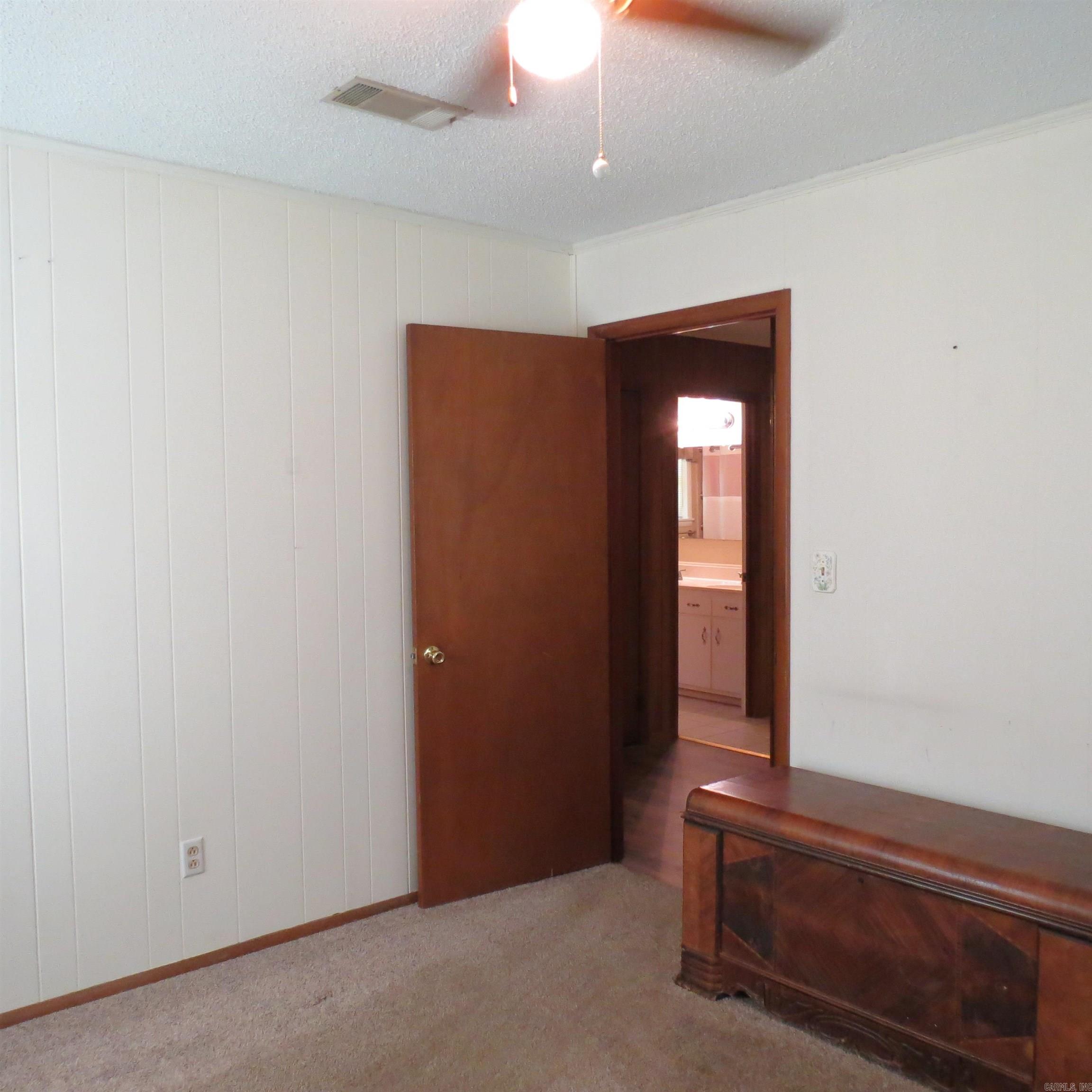2000 Center Street Property Photo 27