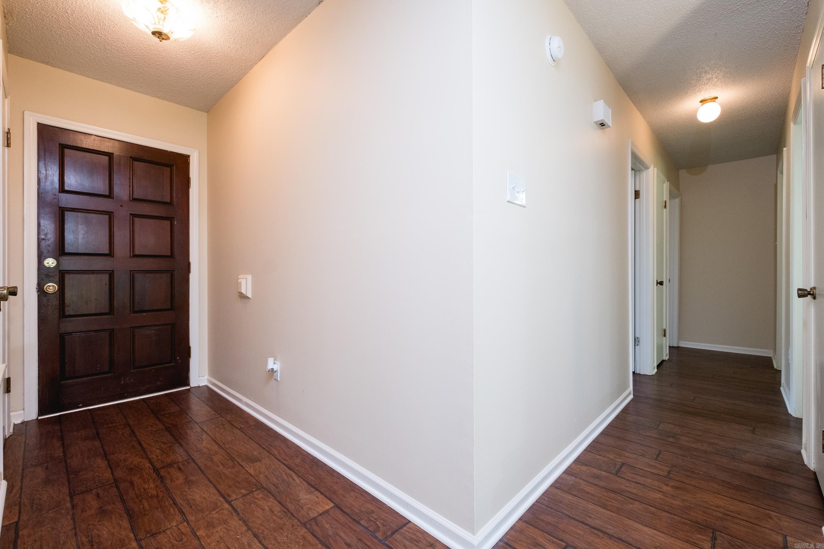 2215 Justus Loop Property Photo 3