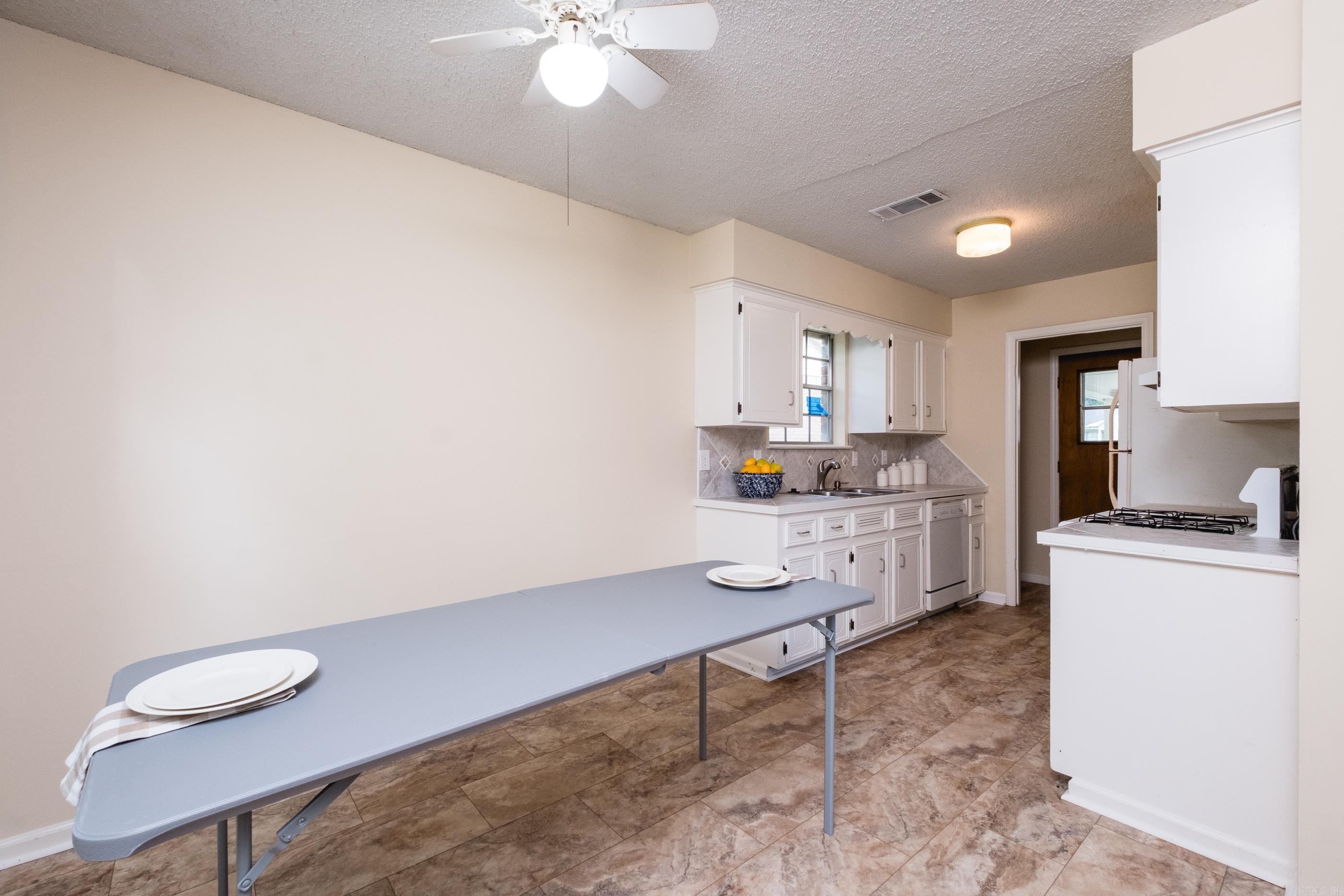 2215 Justus Loop Property Photo 13