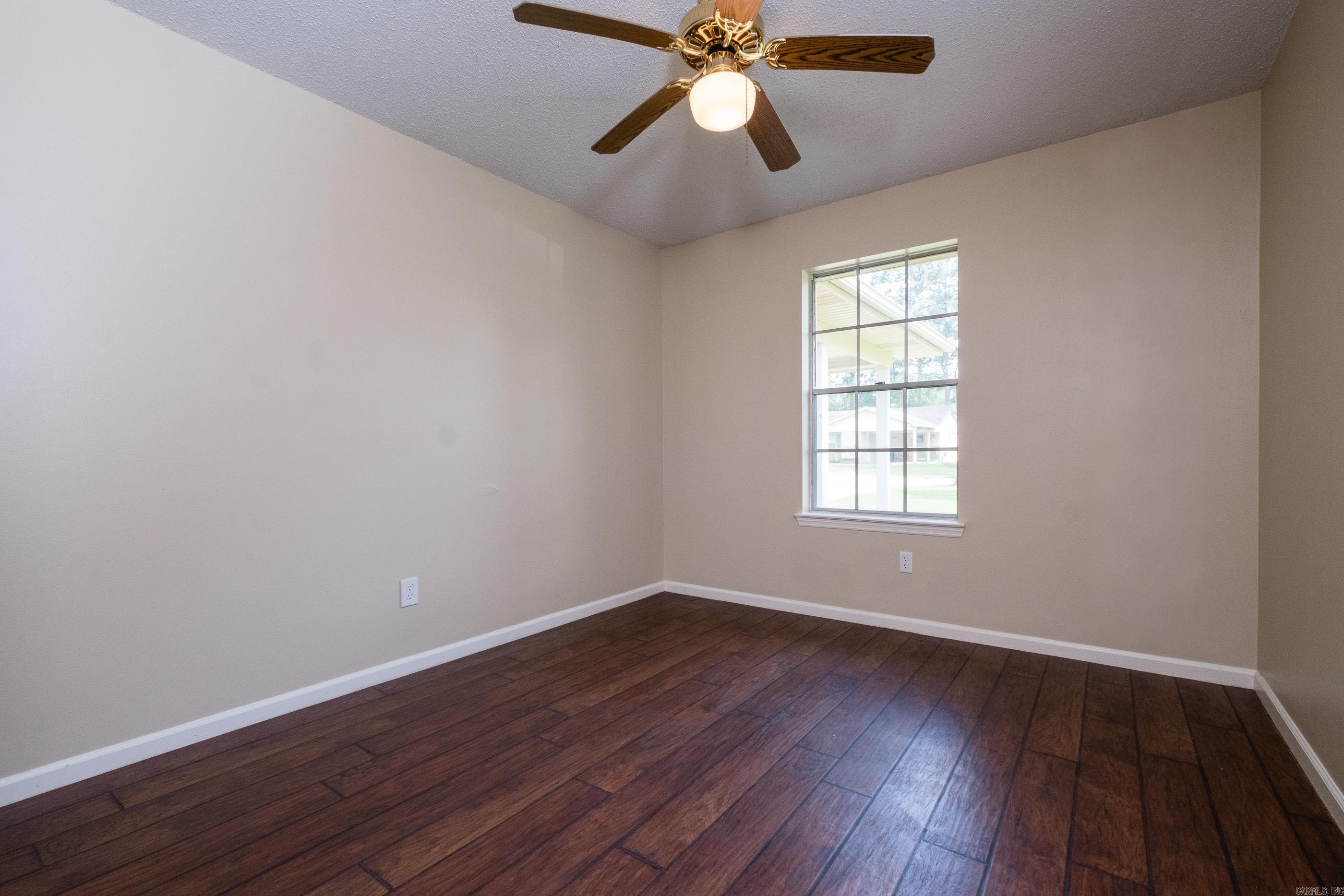 2215 Justus Loop Property Photo 20
