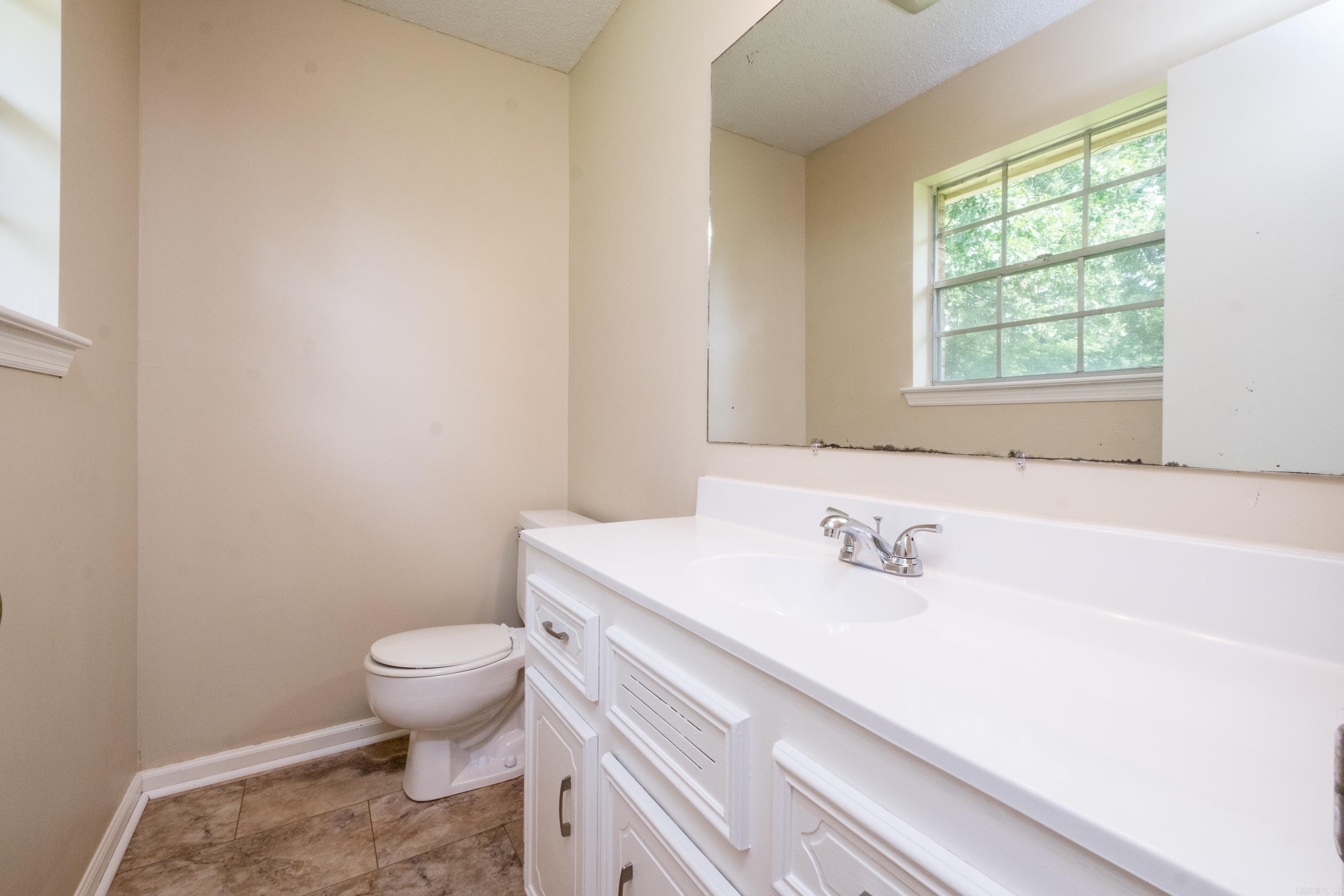 2215 Justus Loop Property Photo 31