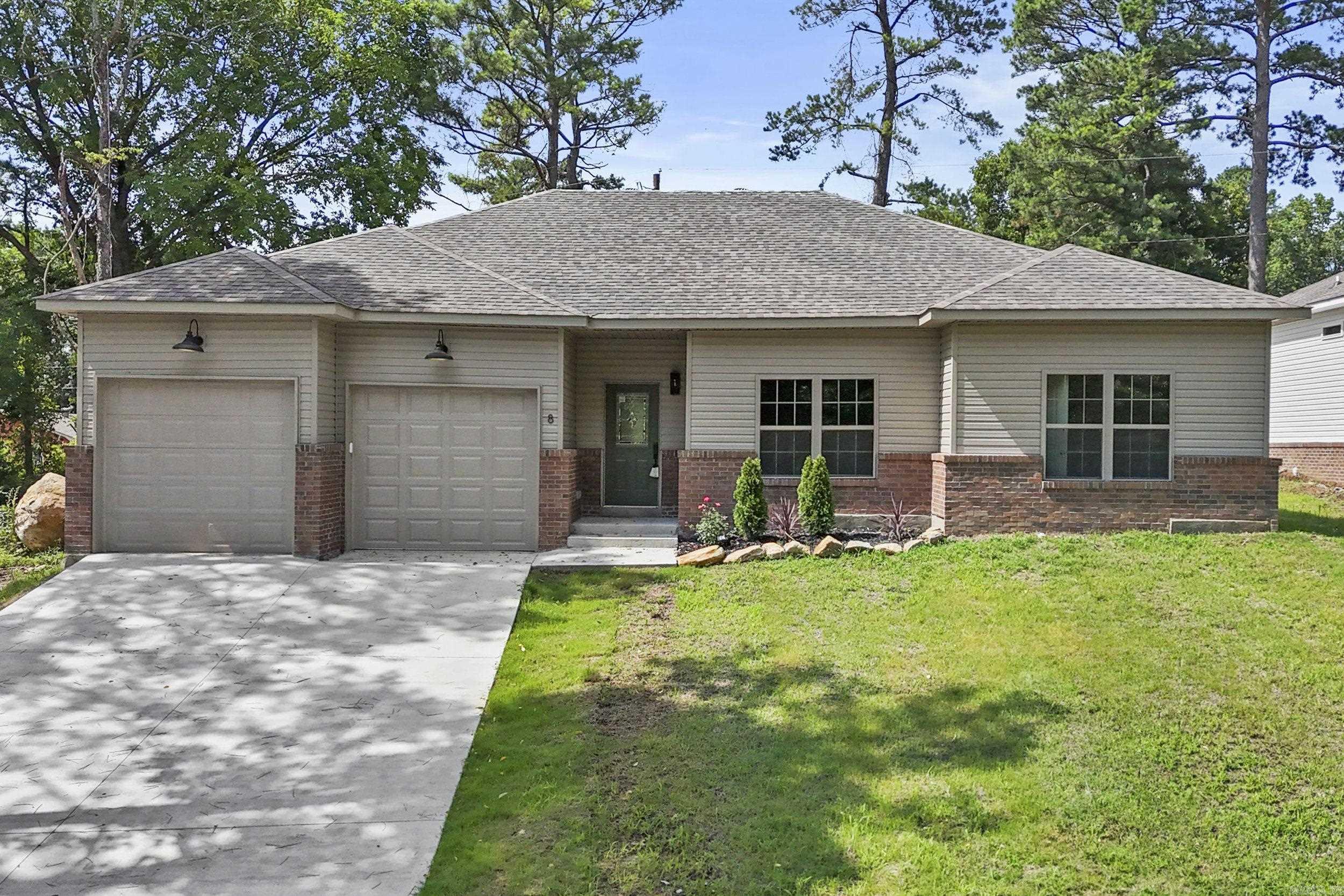 8 Lita Lane Property Photo 1