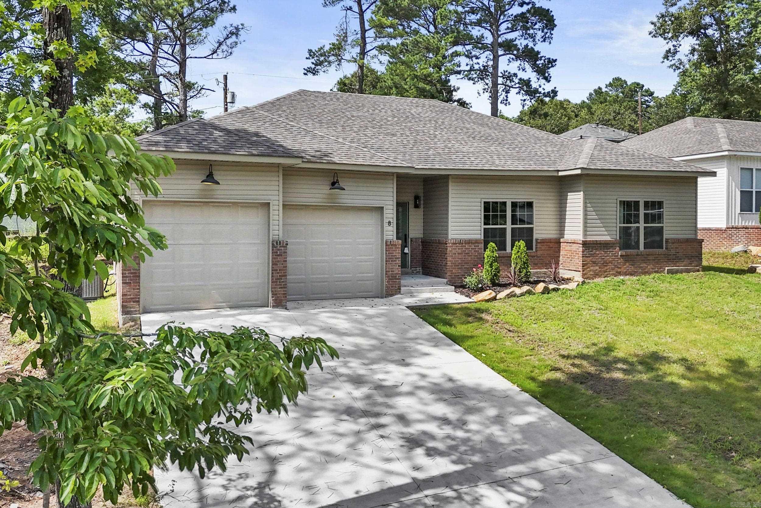 8 Lita Lane Property Photo 2