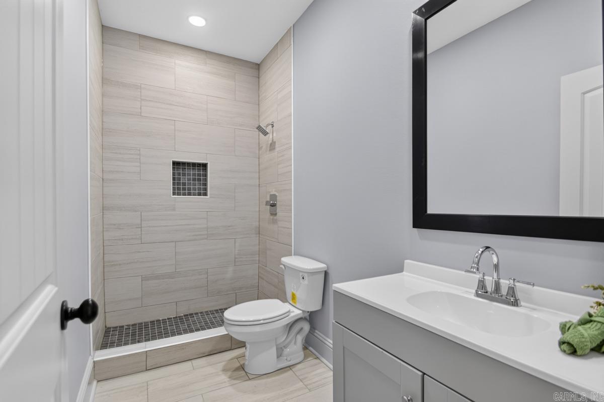 8 Lita Lane Property Photo 6