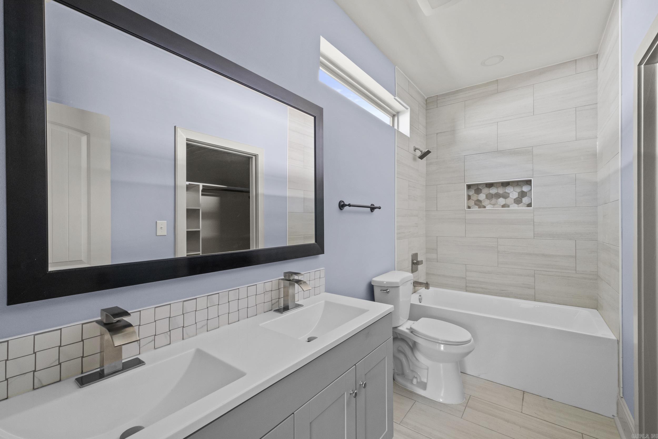 8 Lita Lane Property Photo 15