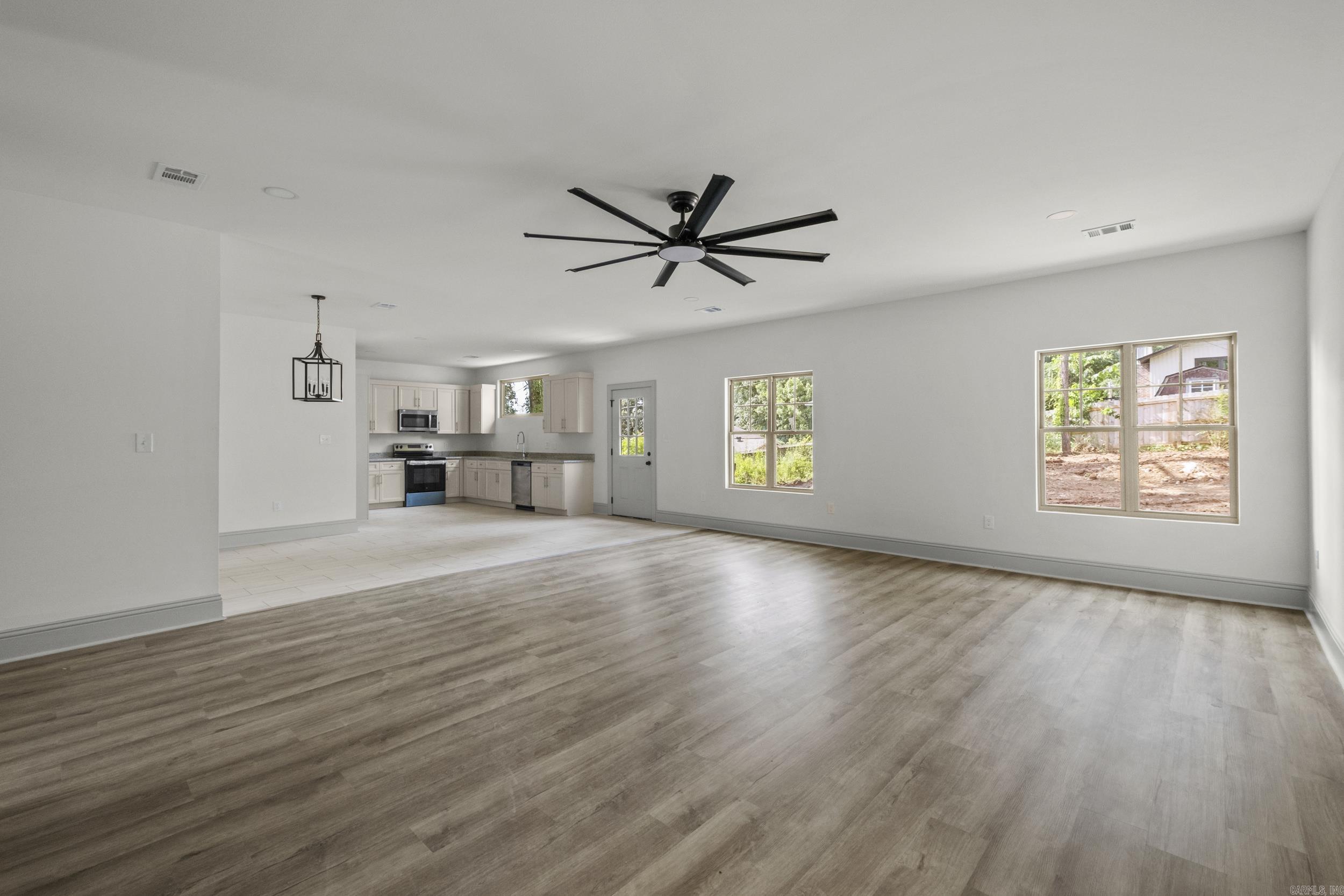 8 Lita Lane Property Photo 17