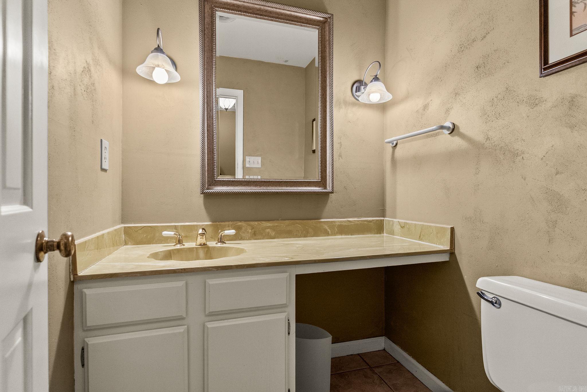 21 Kingsbridge Way Property Photo 9