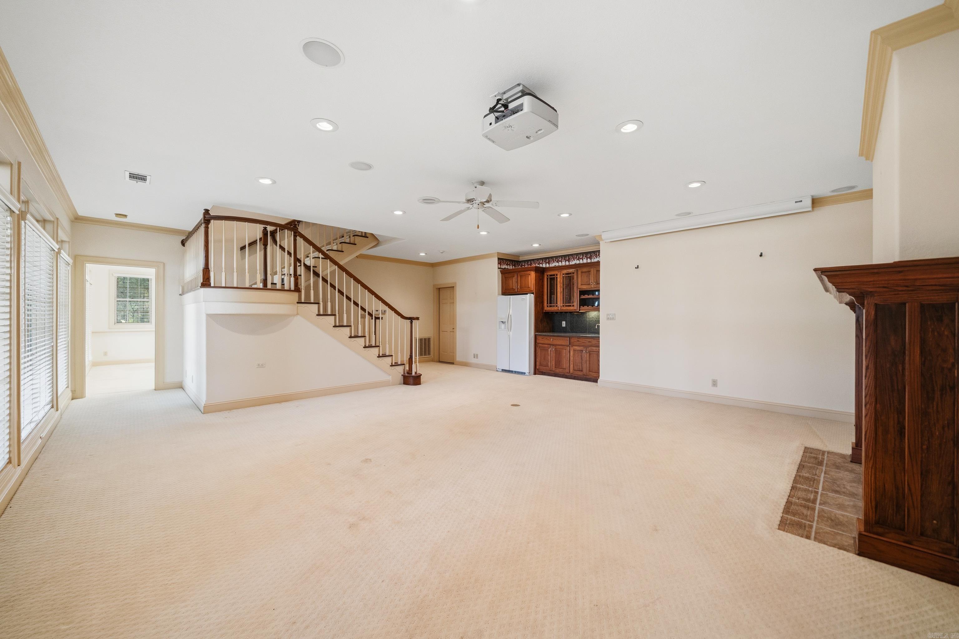 12 Loyola Ln Property Photo 45