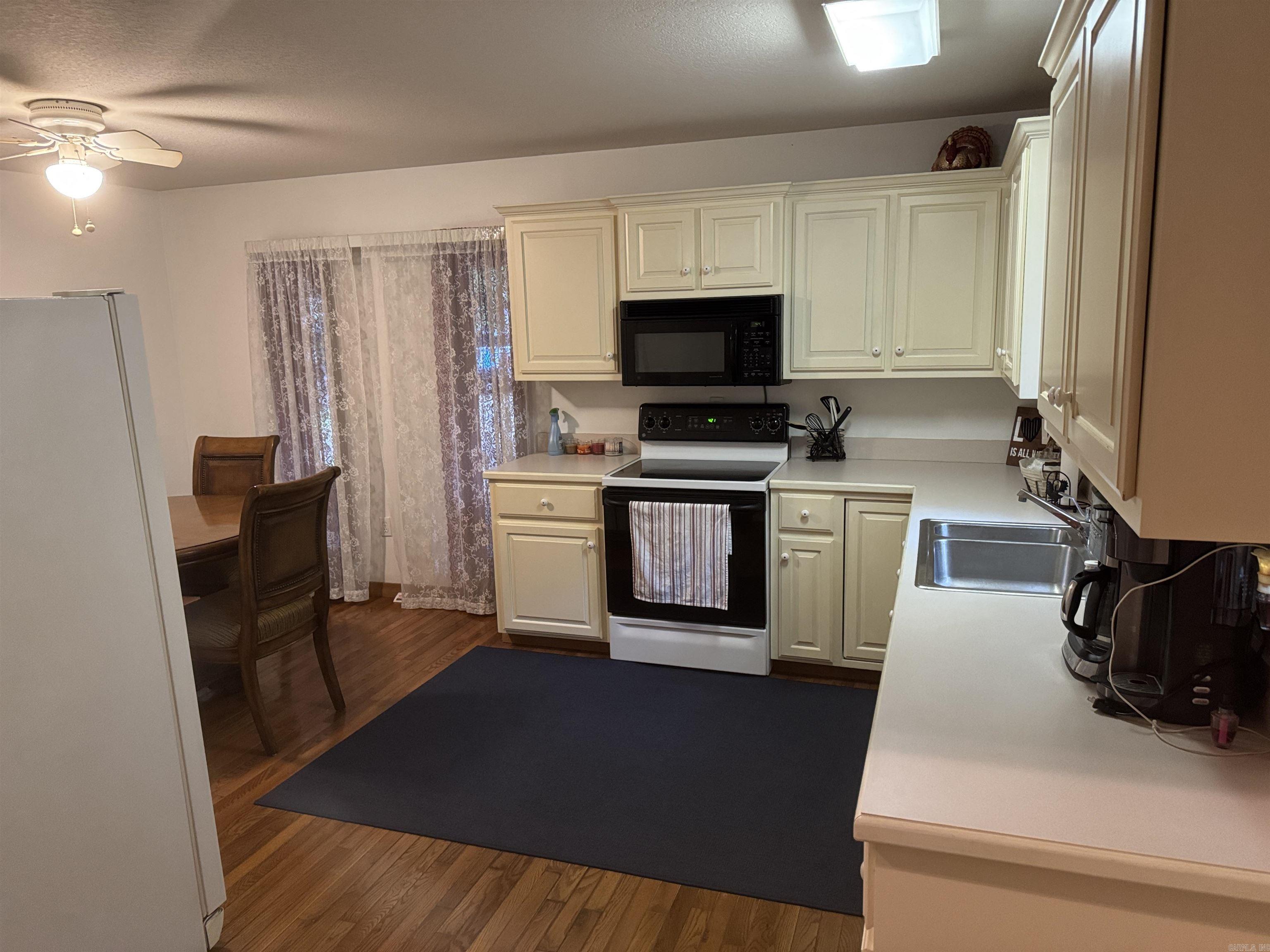 98 Lakeside Drive Property Photo 20
