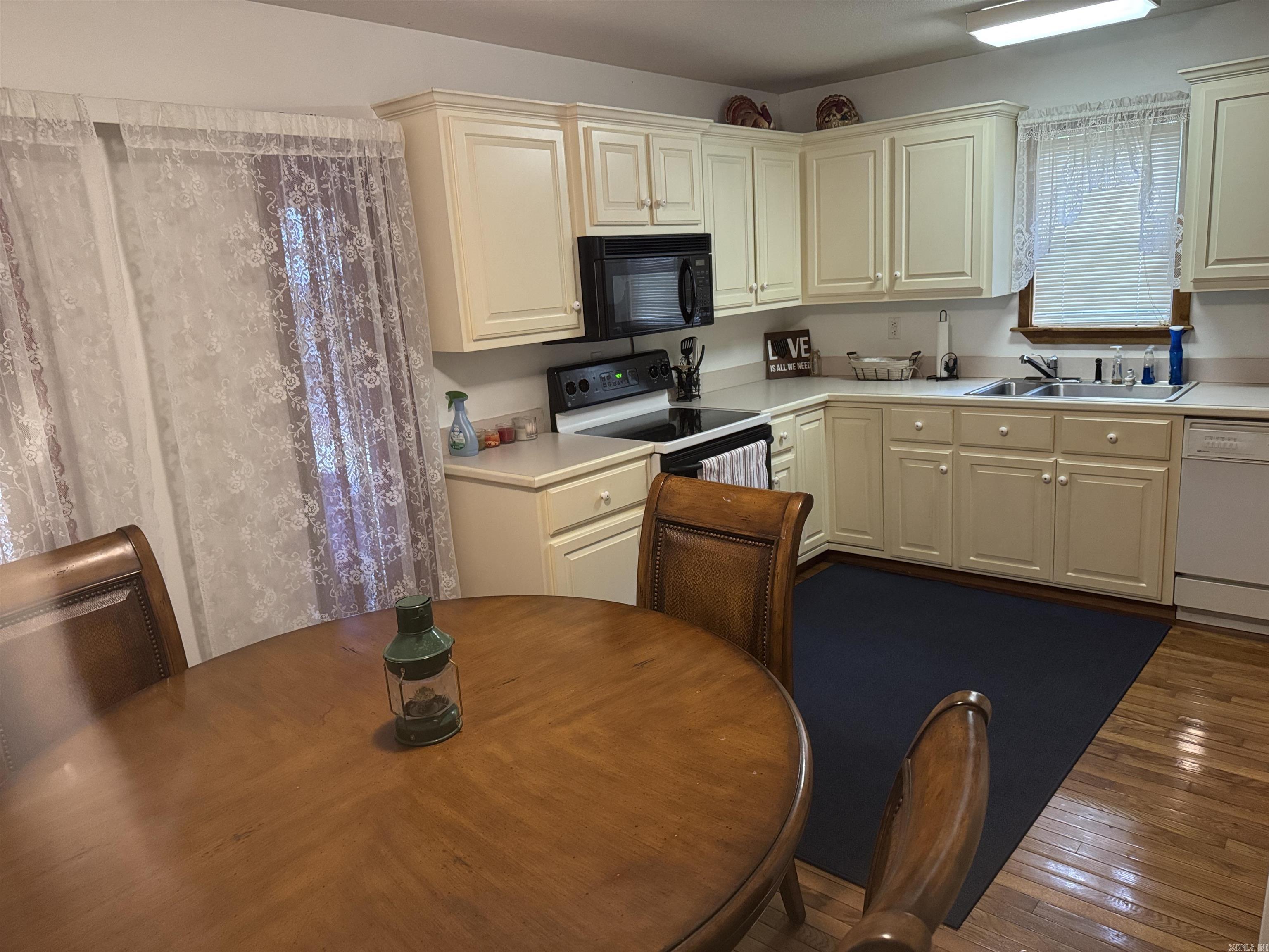 98 Lakeside Drive Property Photo 21