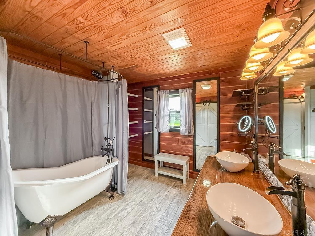 26 Muddy Bayou Property Photo 24